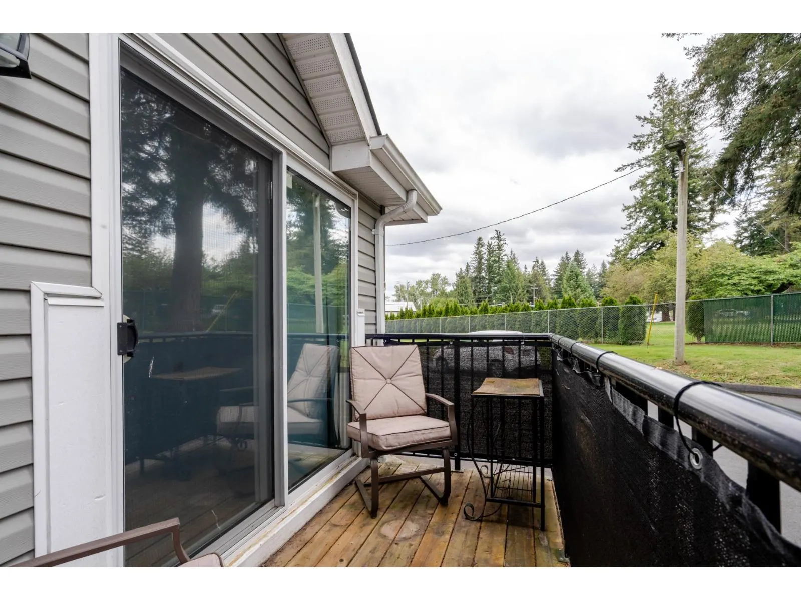 9 24330 FRASER HIGHWAY