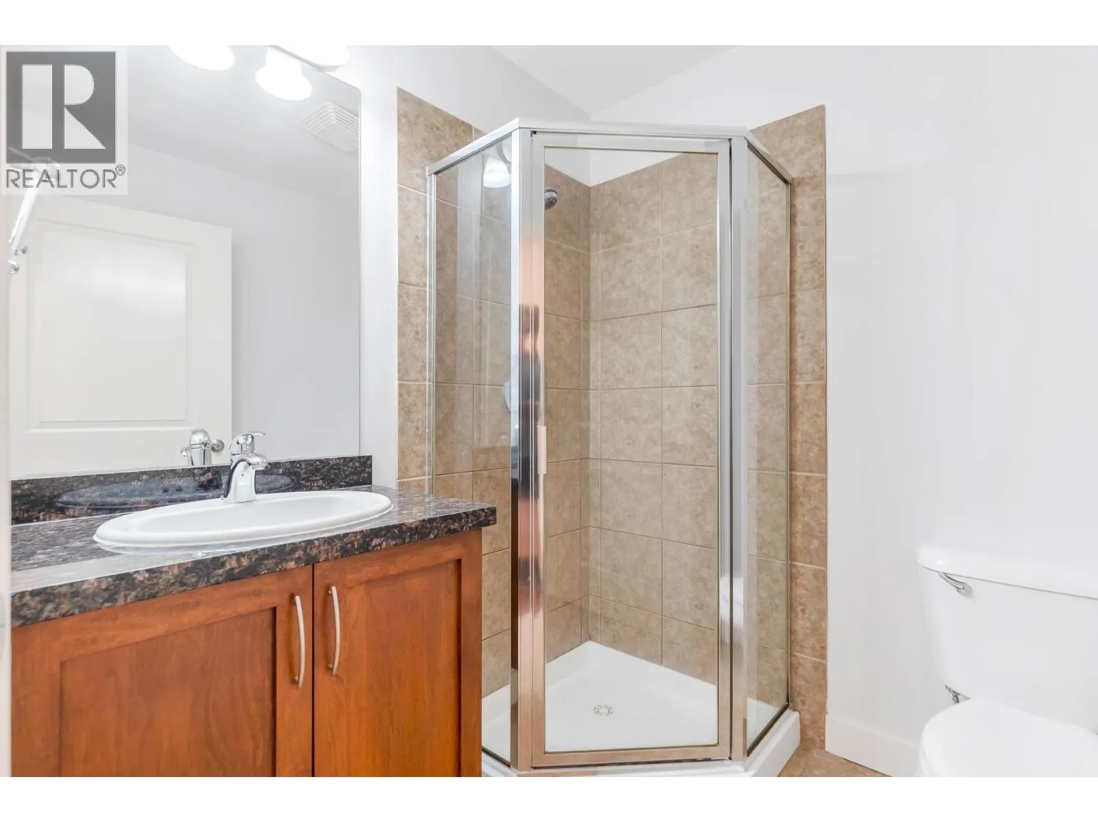 210 1375 VIEW CRESCENT