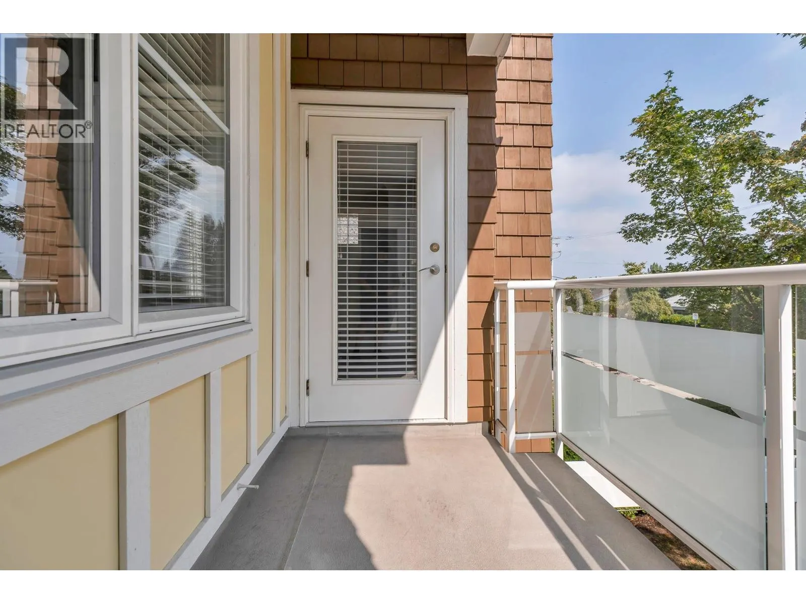 210 1375 VIEW CRESCENT