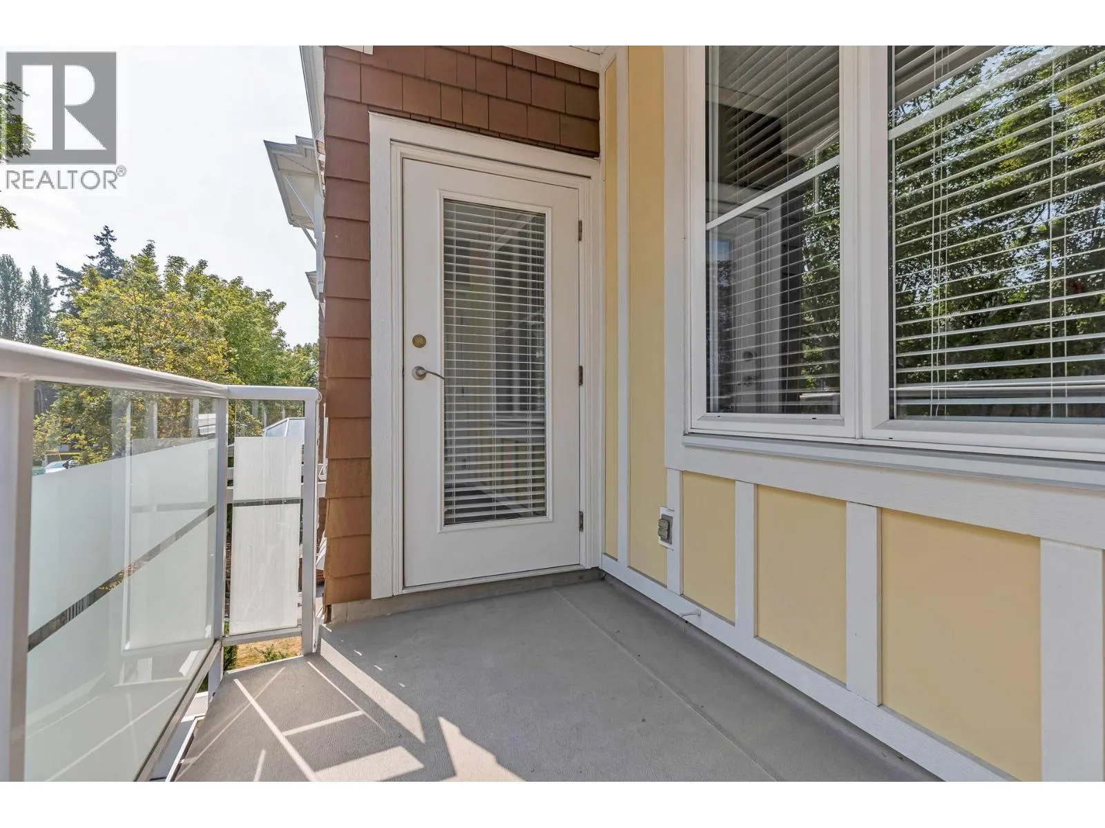 210 1375 VIEW CRESCENT