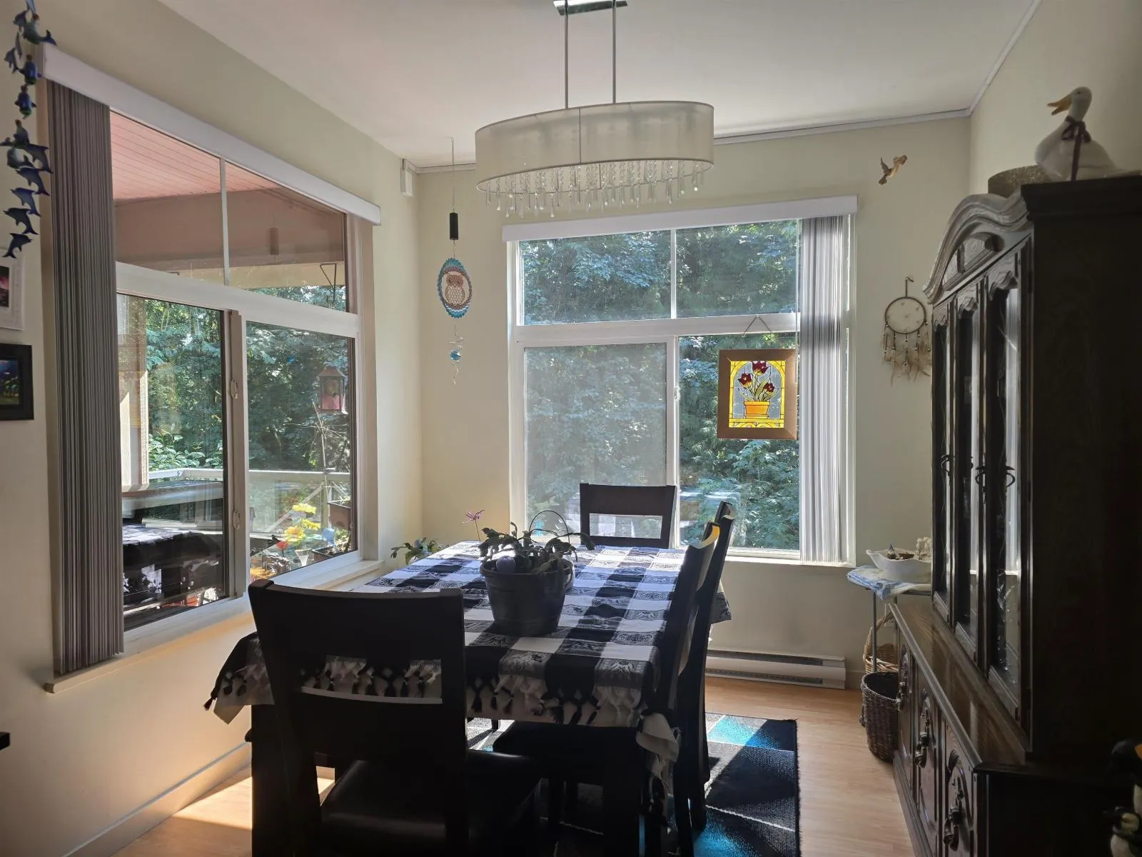 307 33328 E BOURQUIN CRESCENT