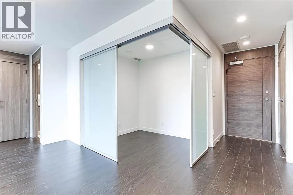 3403 4880 LOUGHEED HIGHWAY
