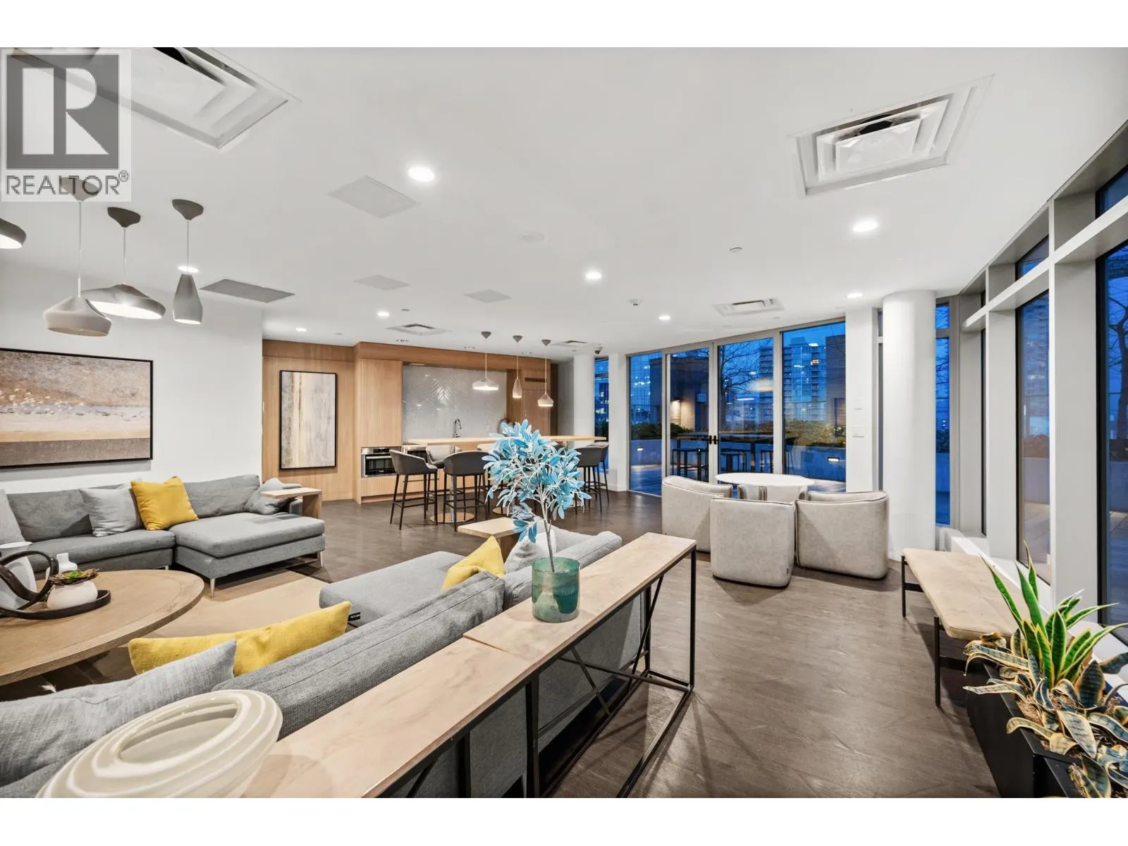 3202 908 QUAYSIDE DRIVE