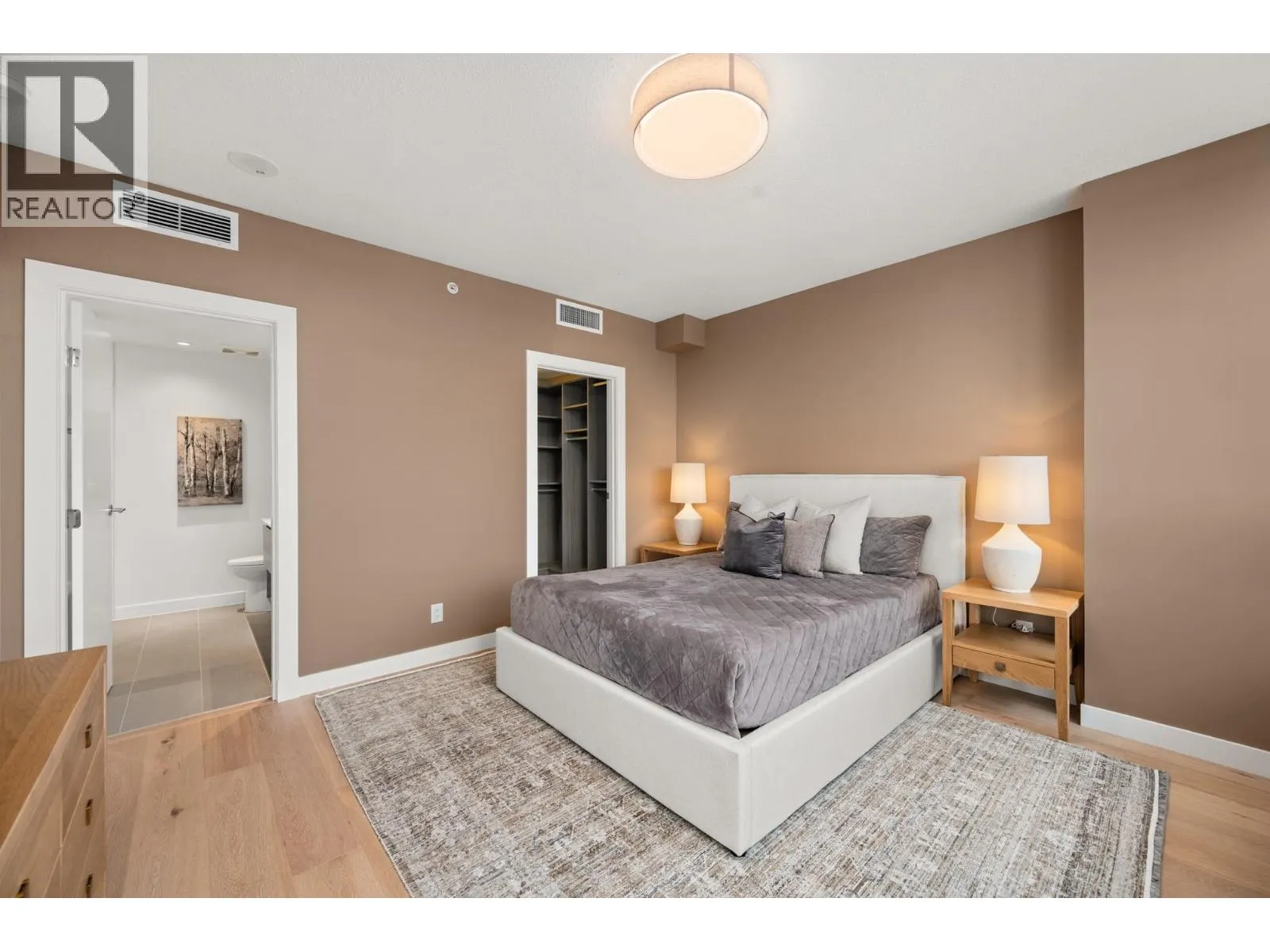 3202 908 QUAYSIDE DRIVE