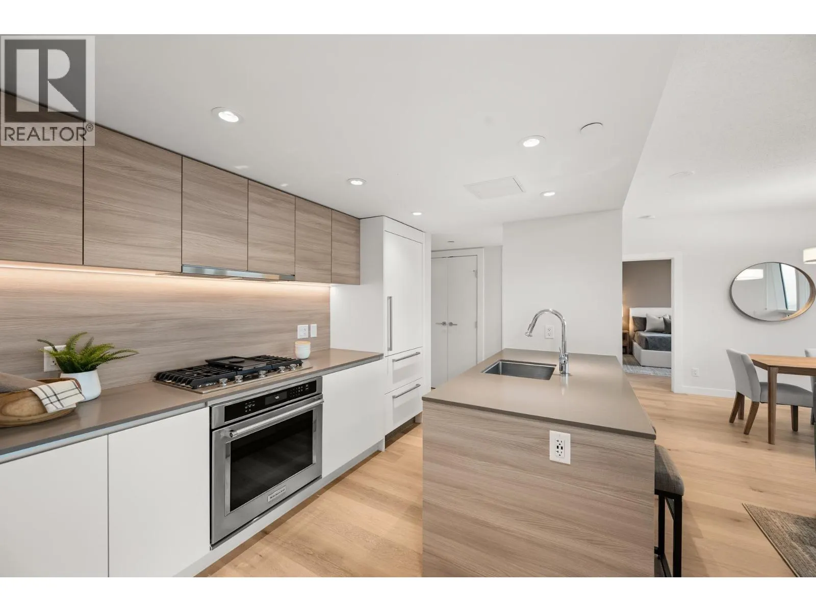 3202 908 QUAYSIDE DRIVE