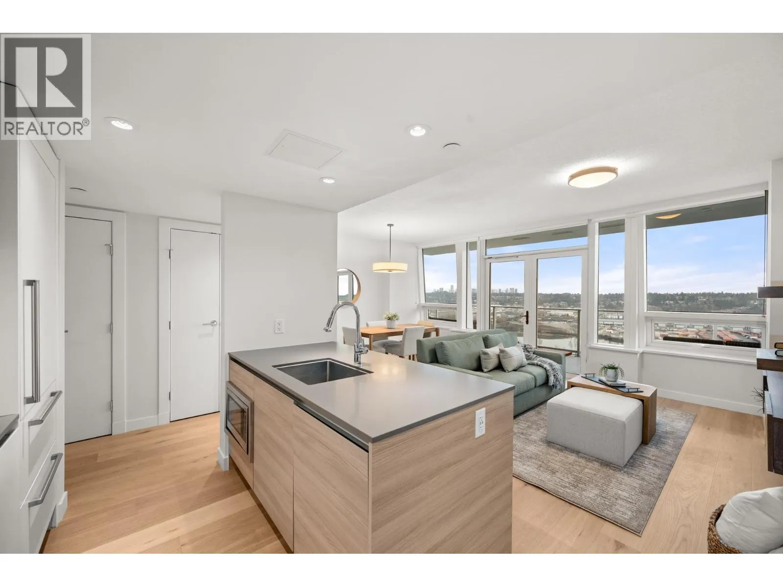 3202 908 QUAYSIDE DRIVE
