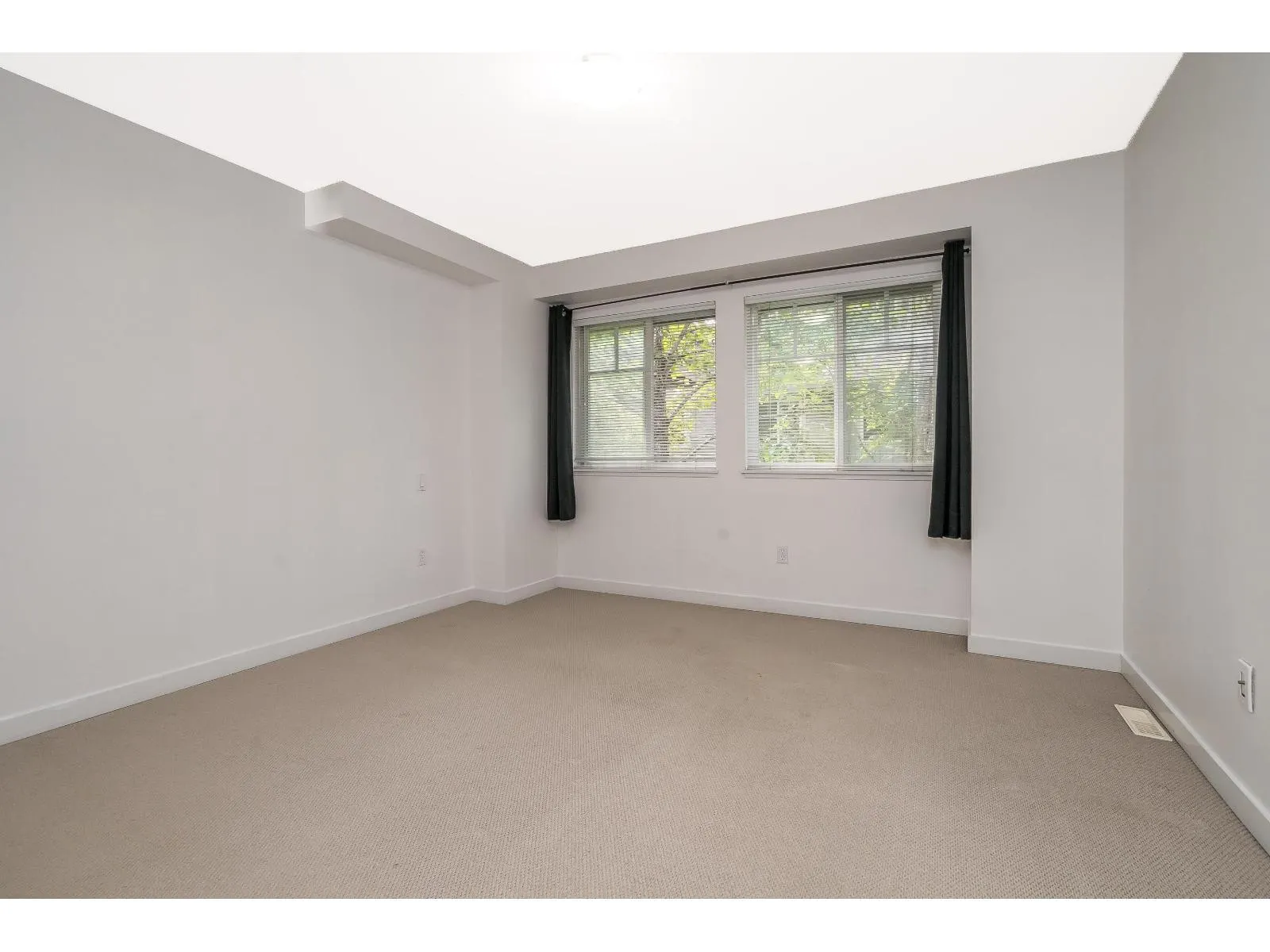 #77 12040 68 AVENUE