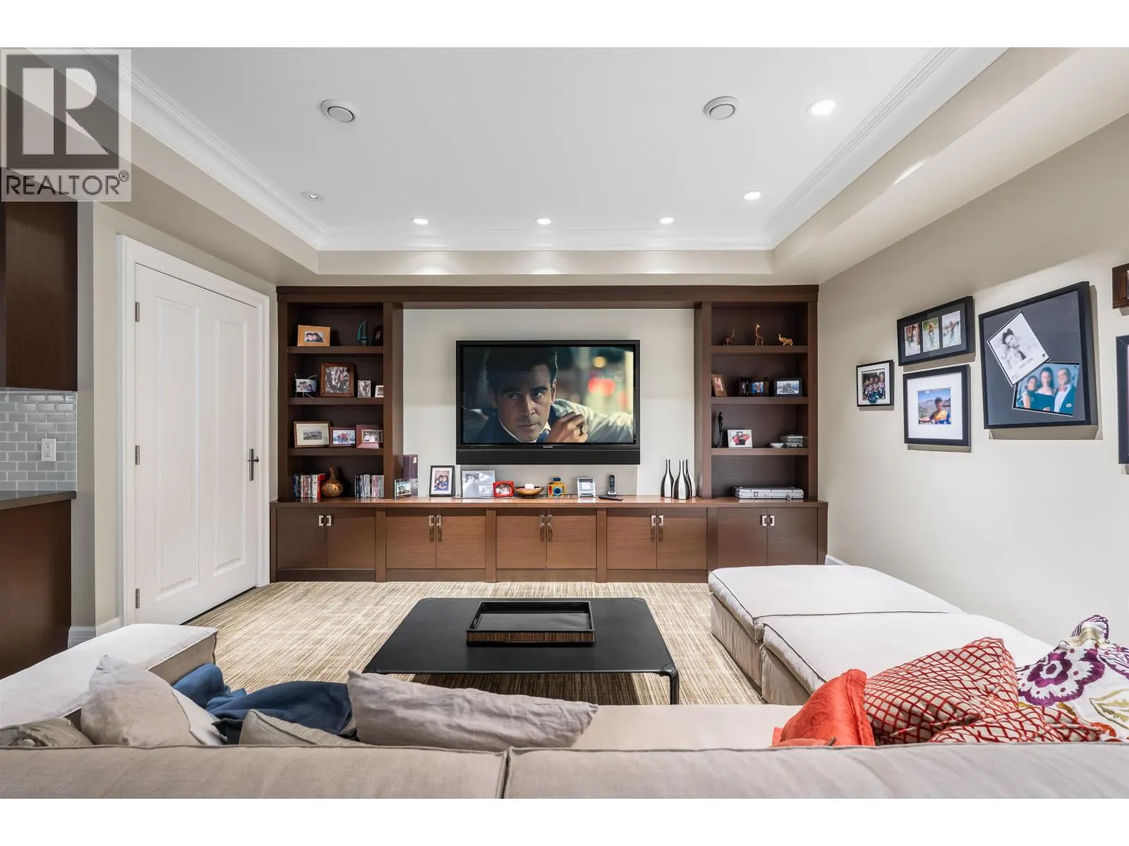 8112 GOVERNMENT ROAD