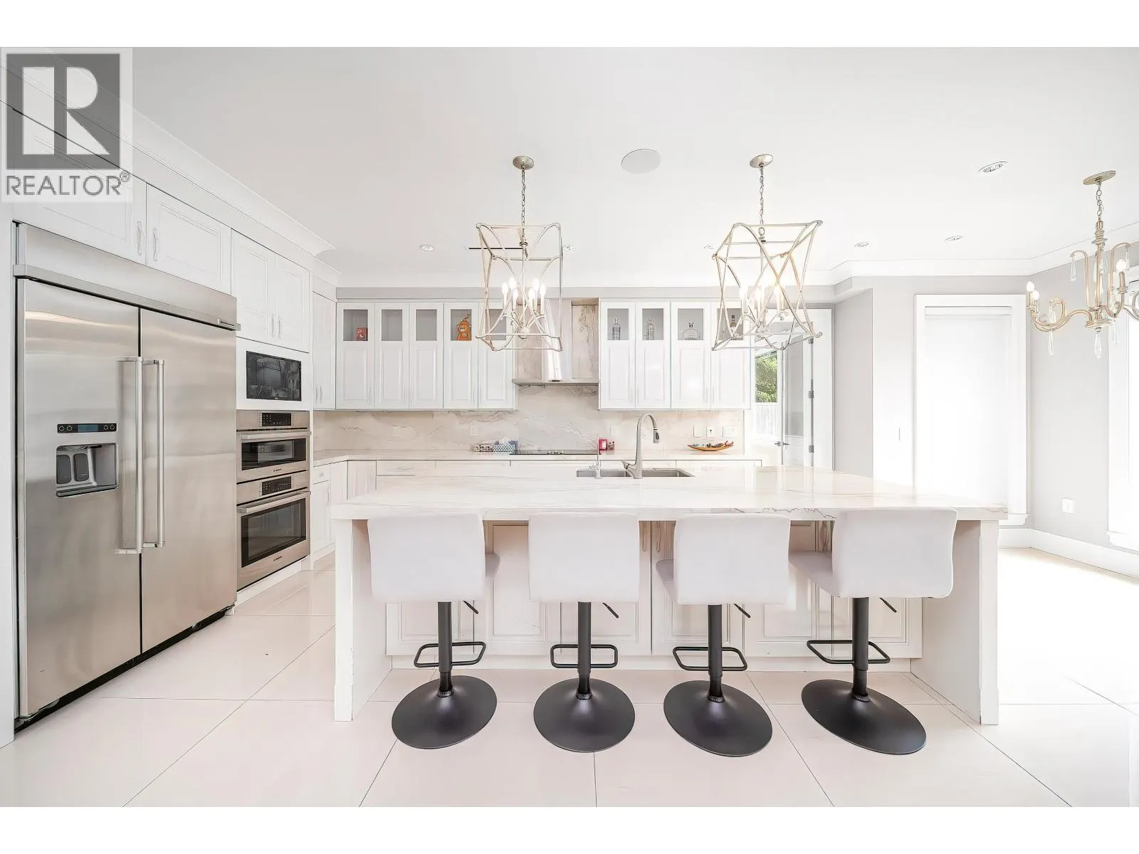 6180 KALAMALKA CRESCENT