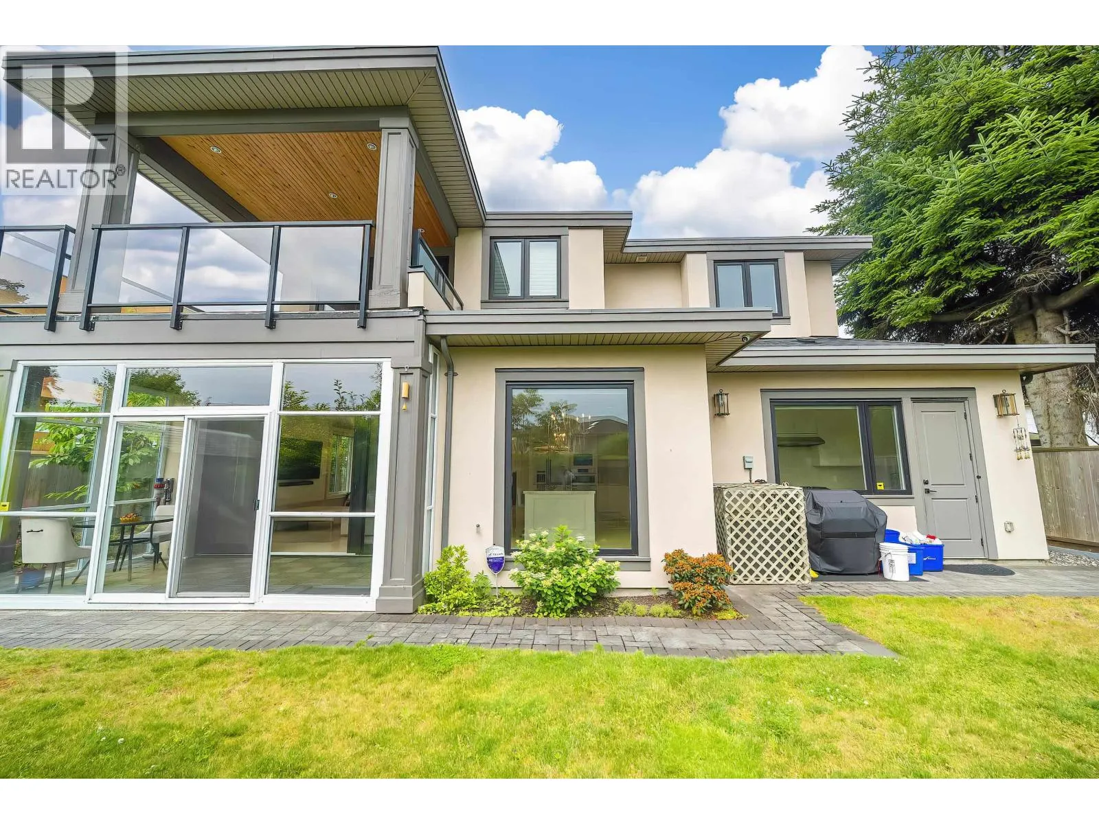 6180 KALAMALKA CRESCENT