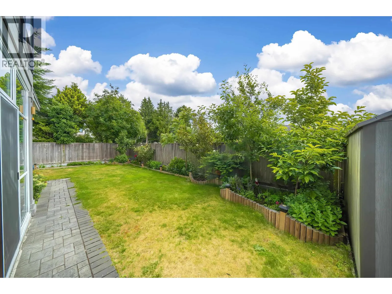 6180 KALAMALKA CRESCENT