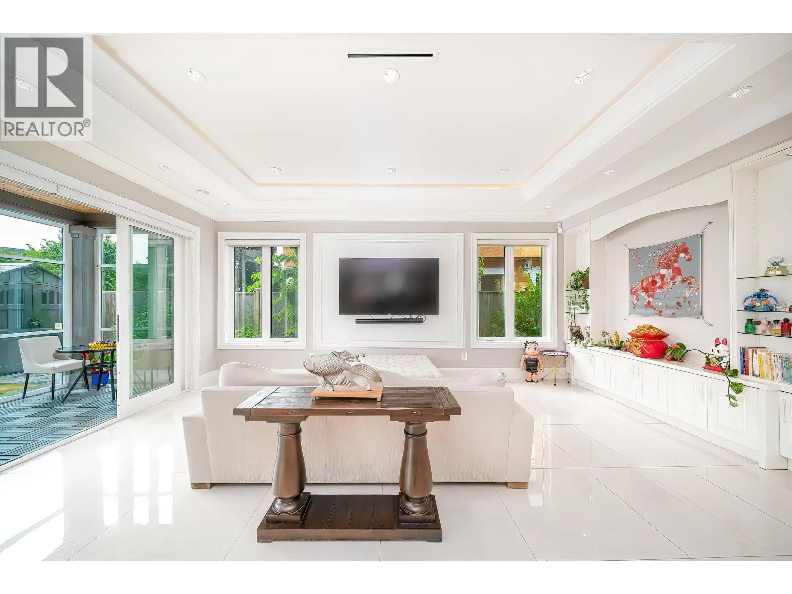 6180 KALAMALKA CRESCENT
