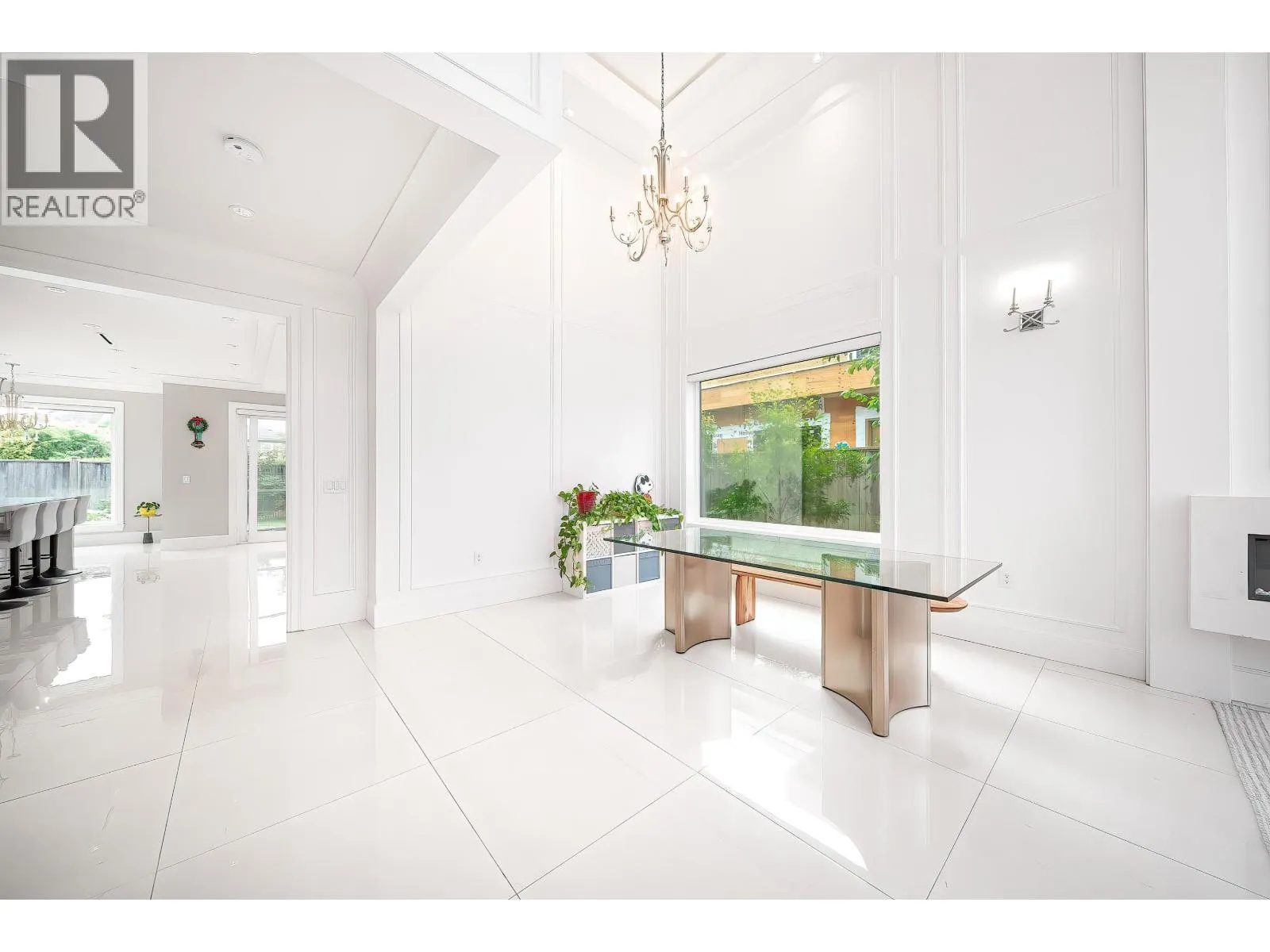6180 KALAMALKA CRESCENT