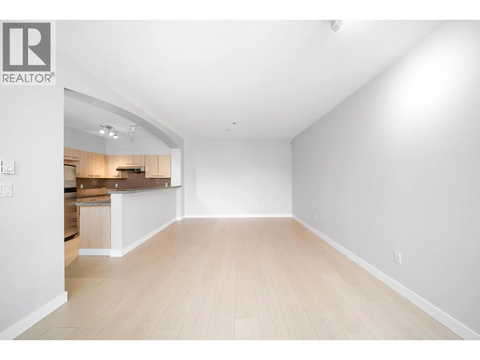 5403 5111 GARDEN CITY ROAD
