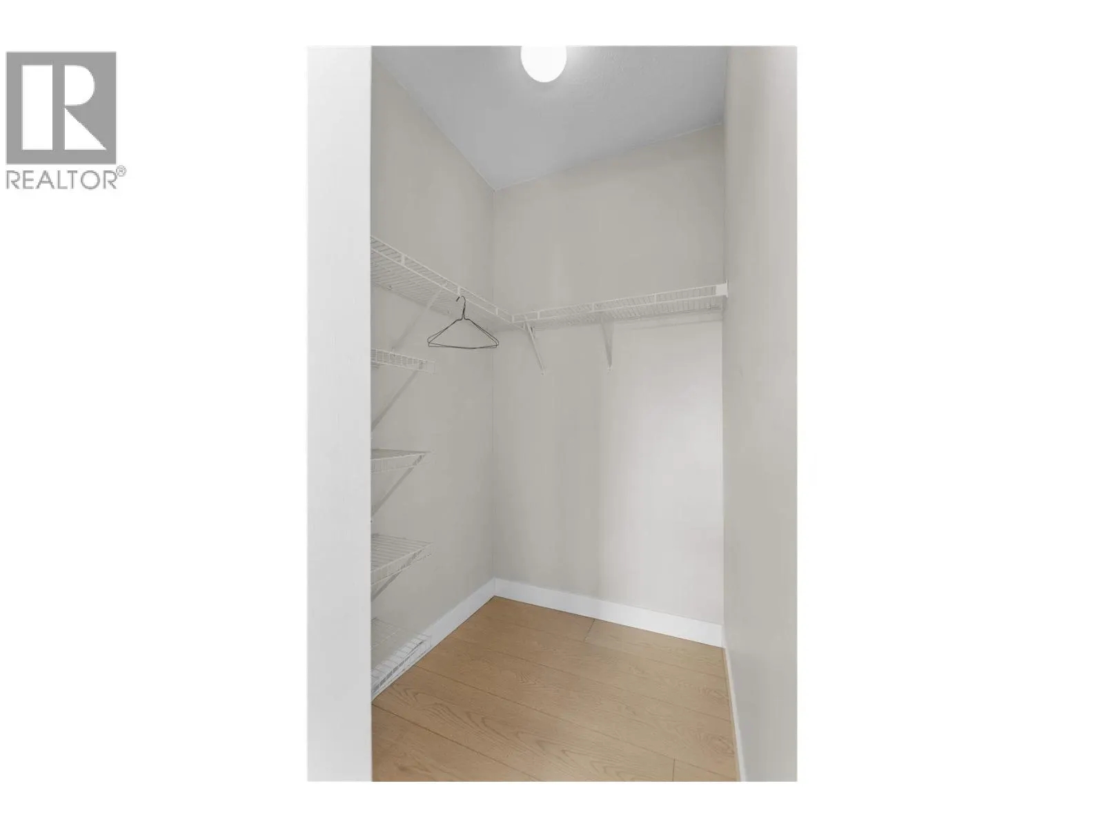 5403 5111 GARDEN CITY ROAD