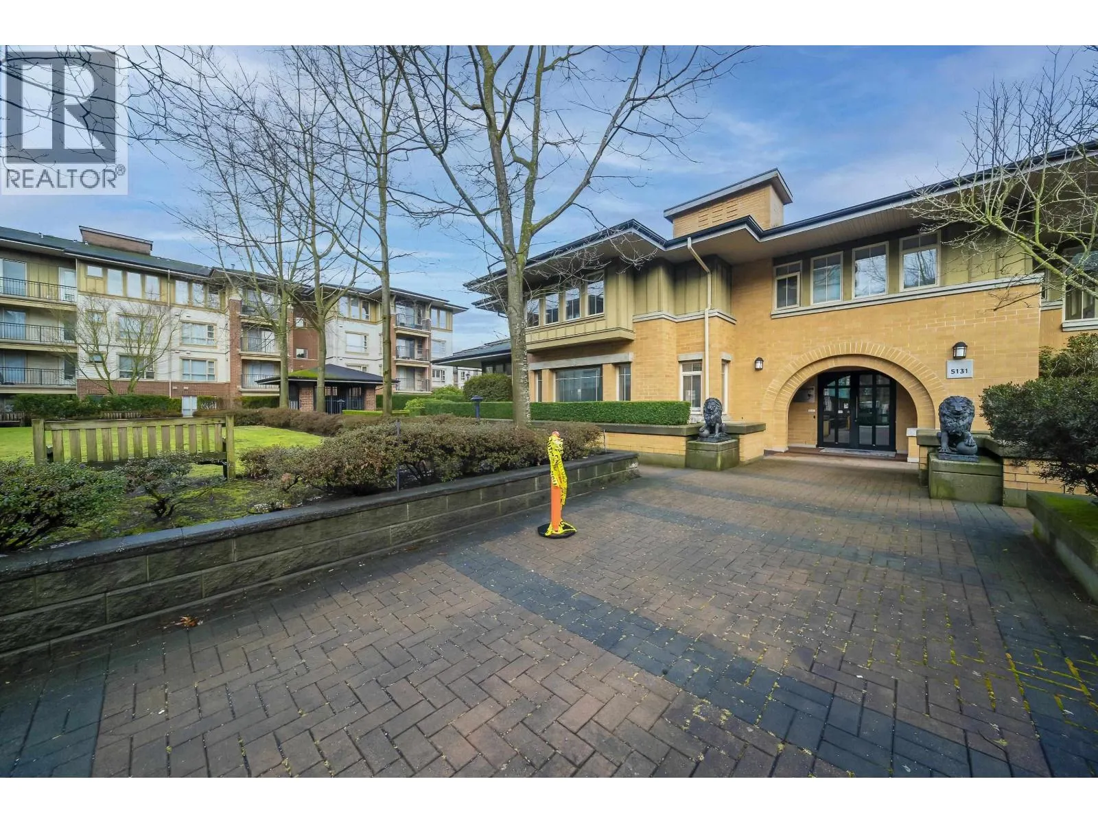 5403 5111 GARDEN CITY ROAD