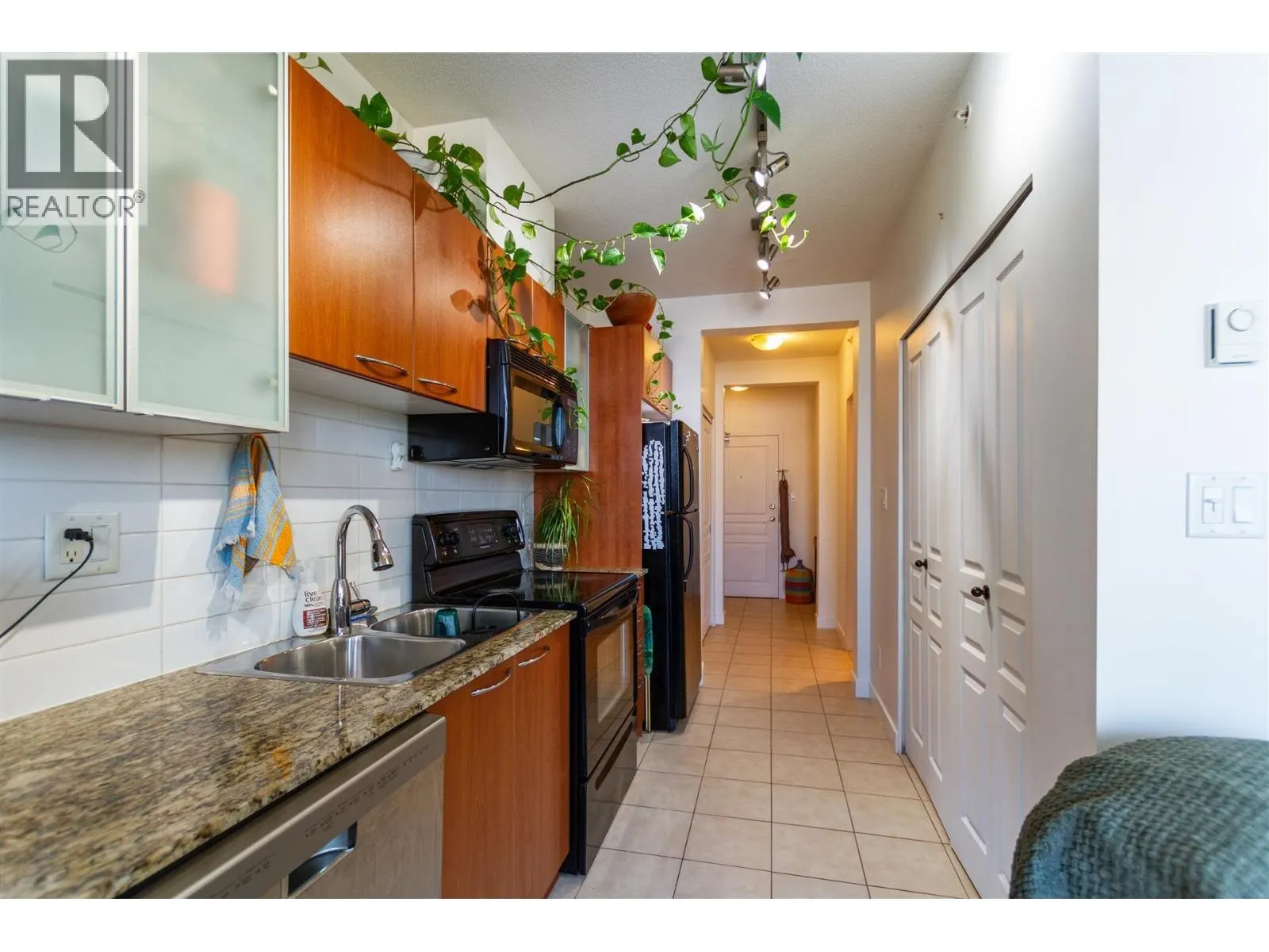 351 1432 KINGSWAY