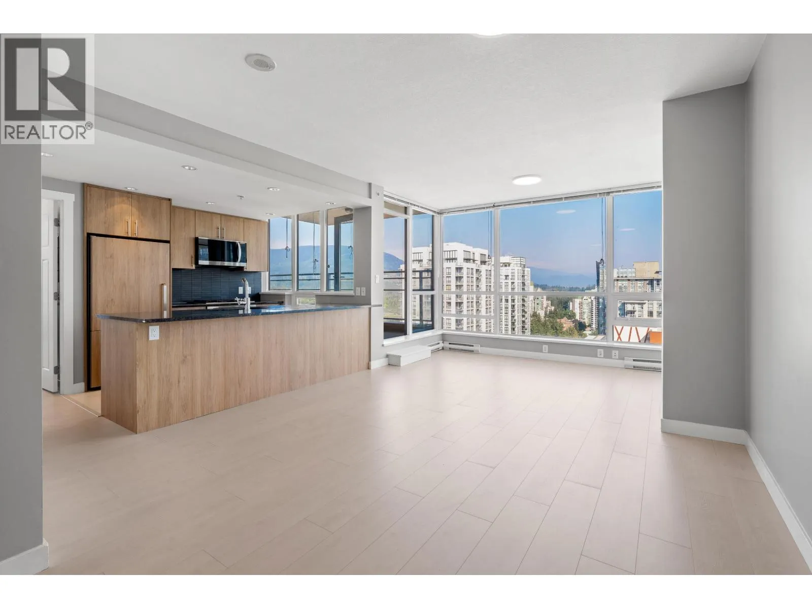 3104 2978 GLEN DRIVE