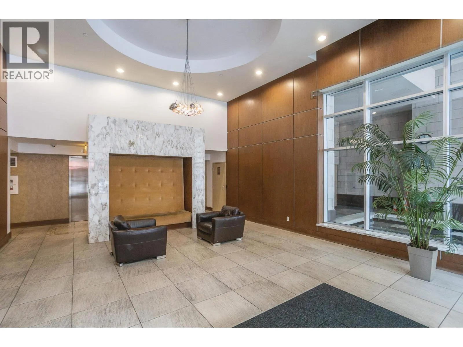 3104 2978 GLEN DRIVE