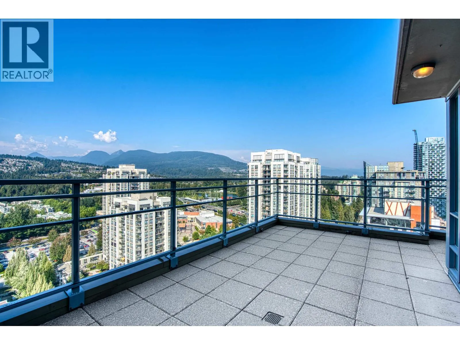 3104 2978 GLEN DRIVE