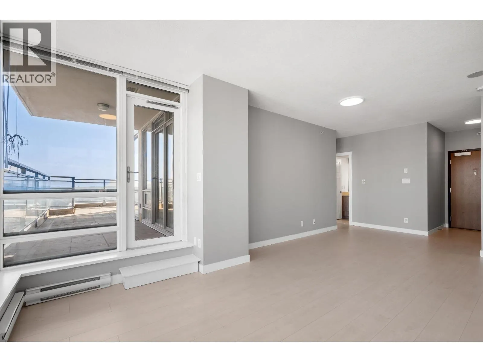 3104 2978 GLEN DRIVE