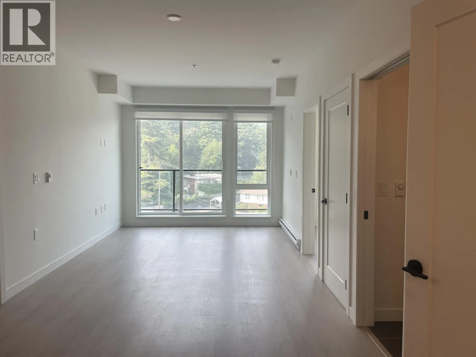504 1100 CLARK ROAD