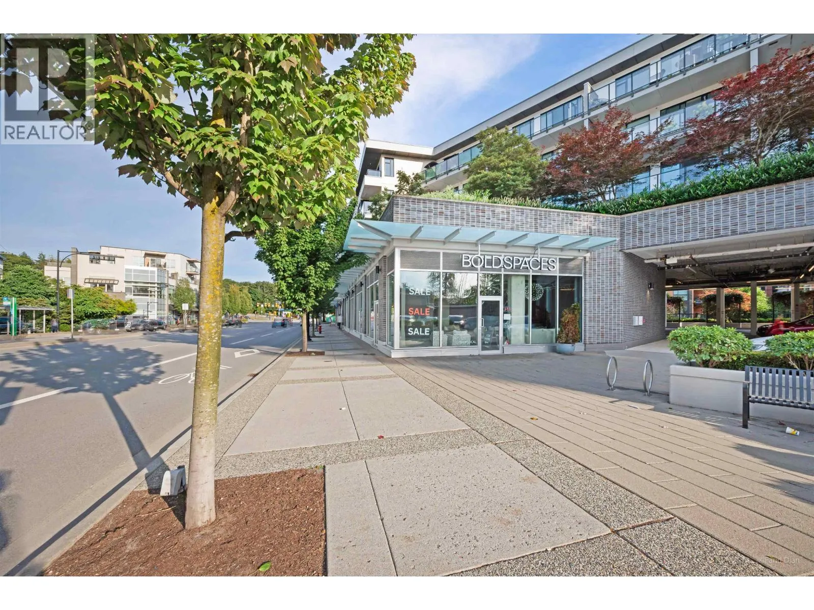 303 725 MARINE DRIVE