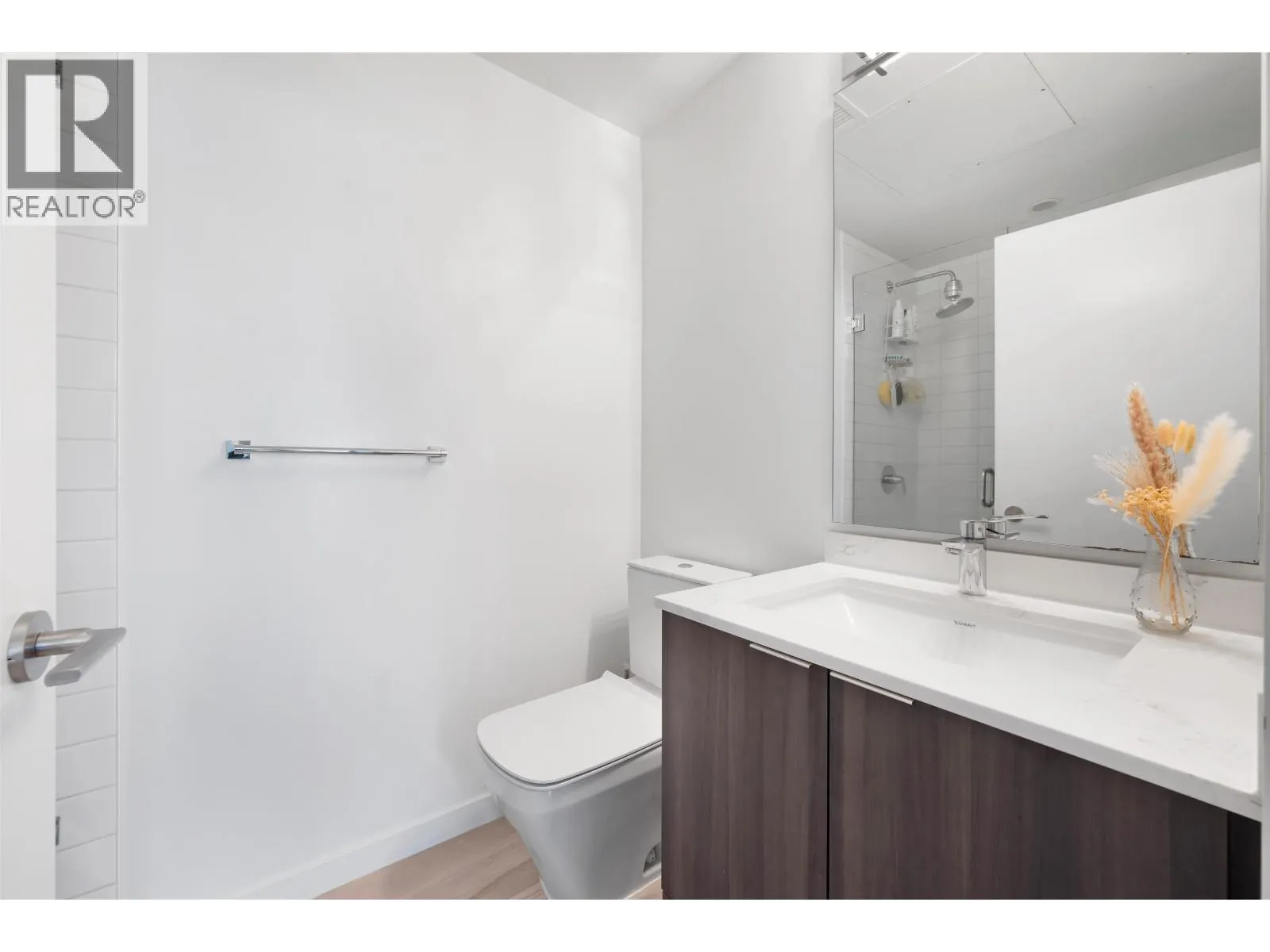 303 725 MARINE DRIVE