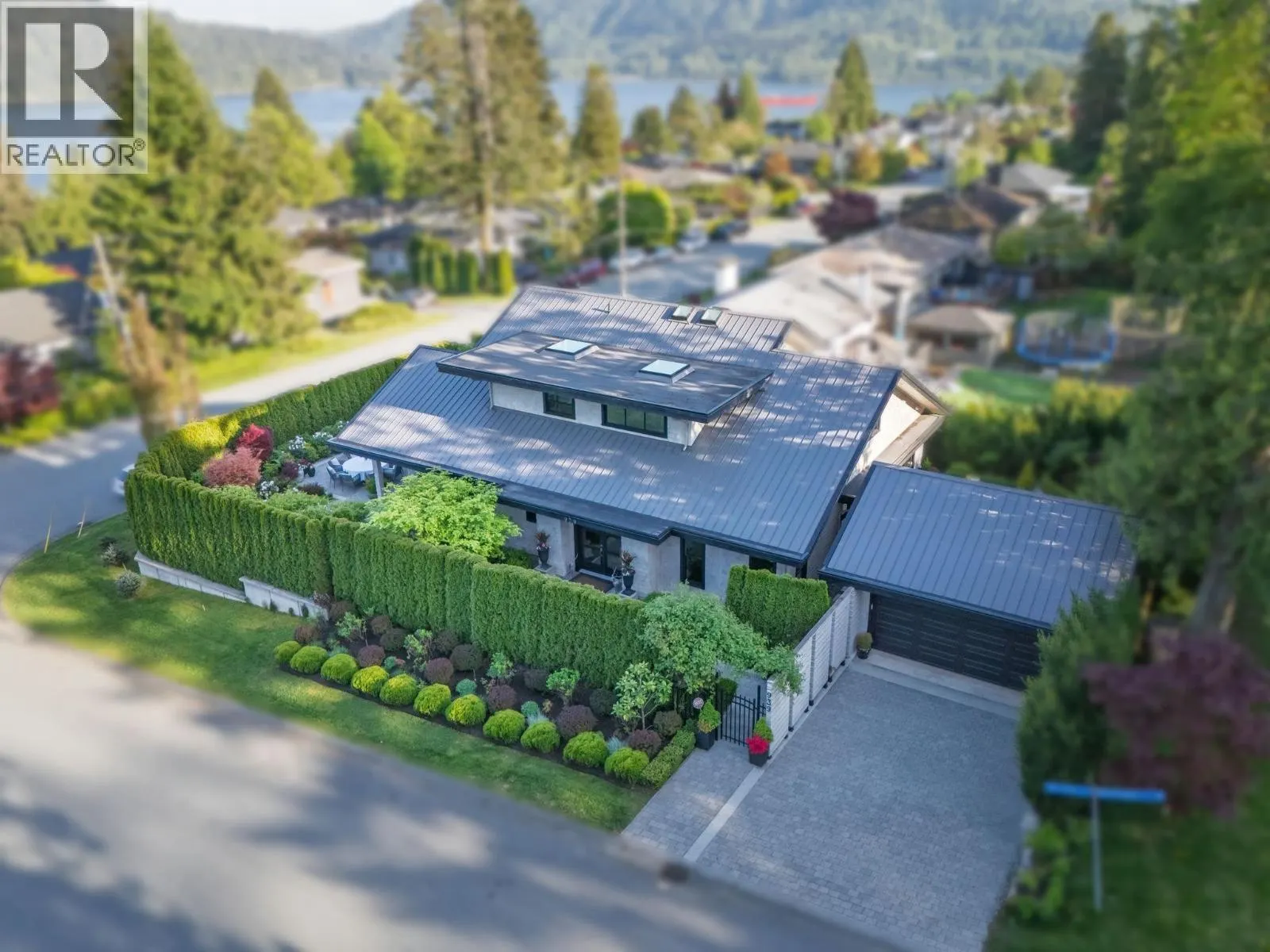 939 FRIAR CRESCENT