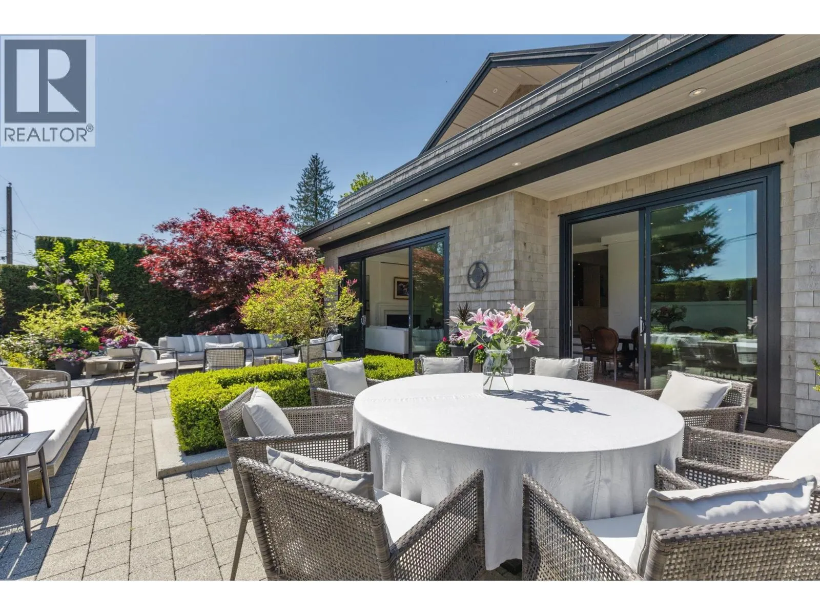 939 FRIAR CRESCENT