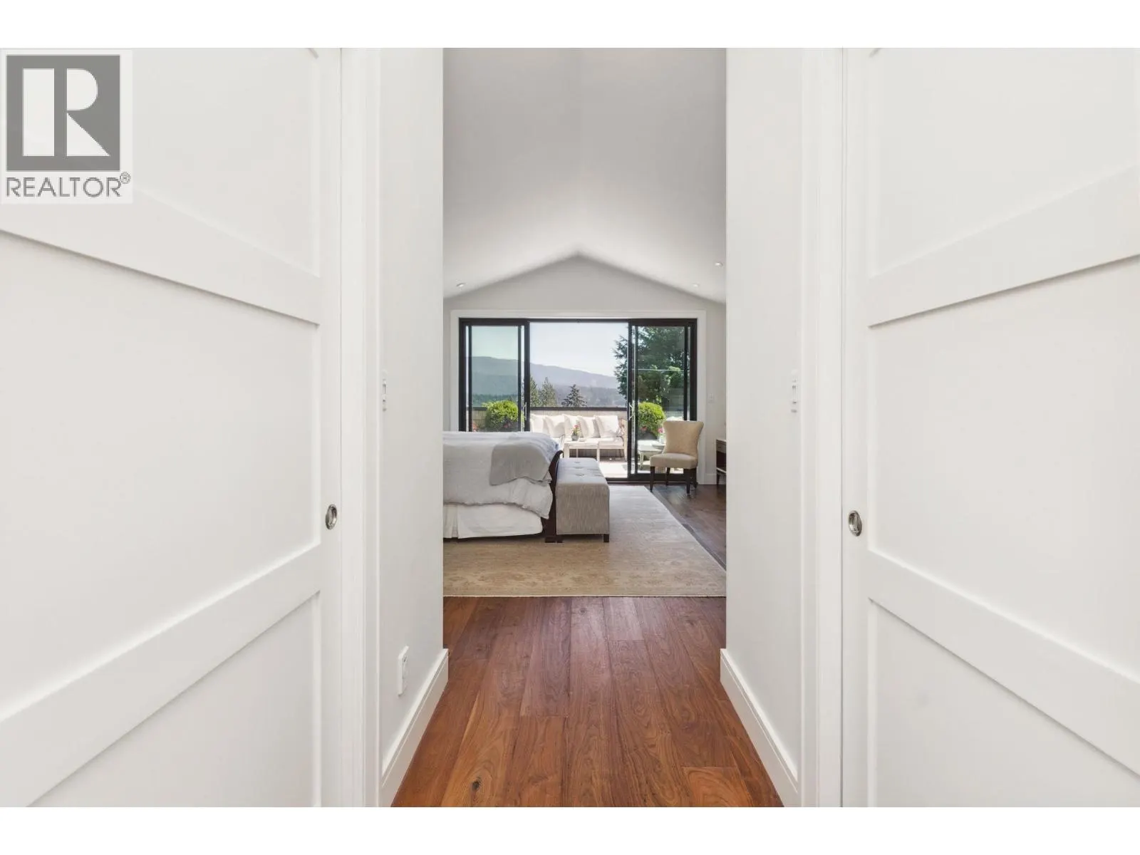 939 FRIAR CRESCENT