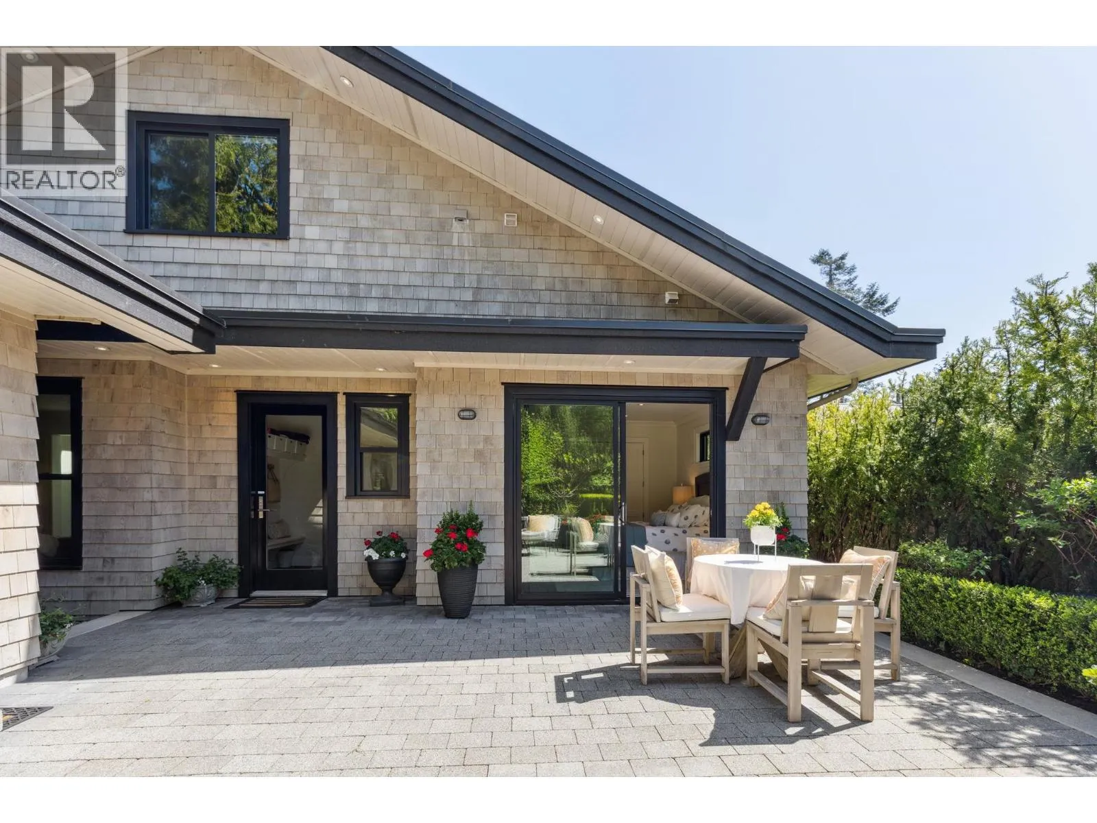 939 FRIAR CRESCENT