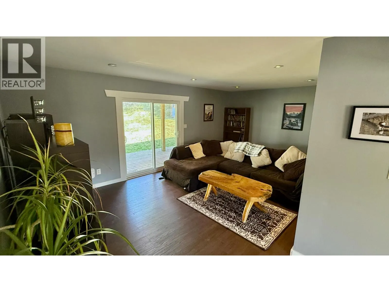 5869 HORSE LAKE ROAD