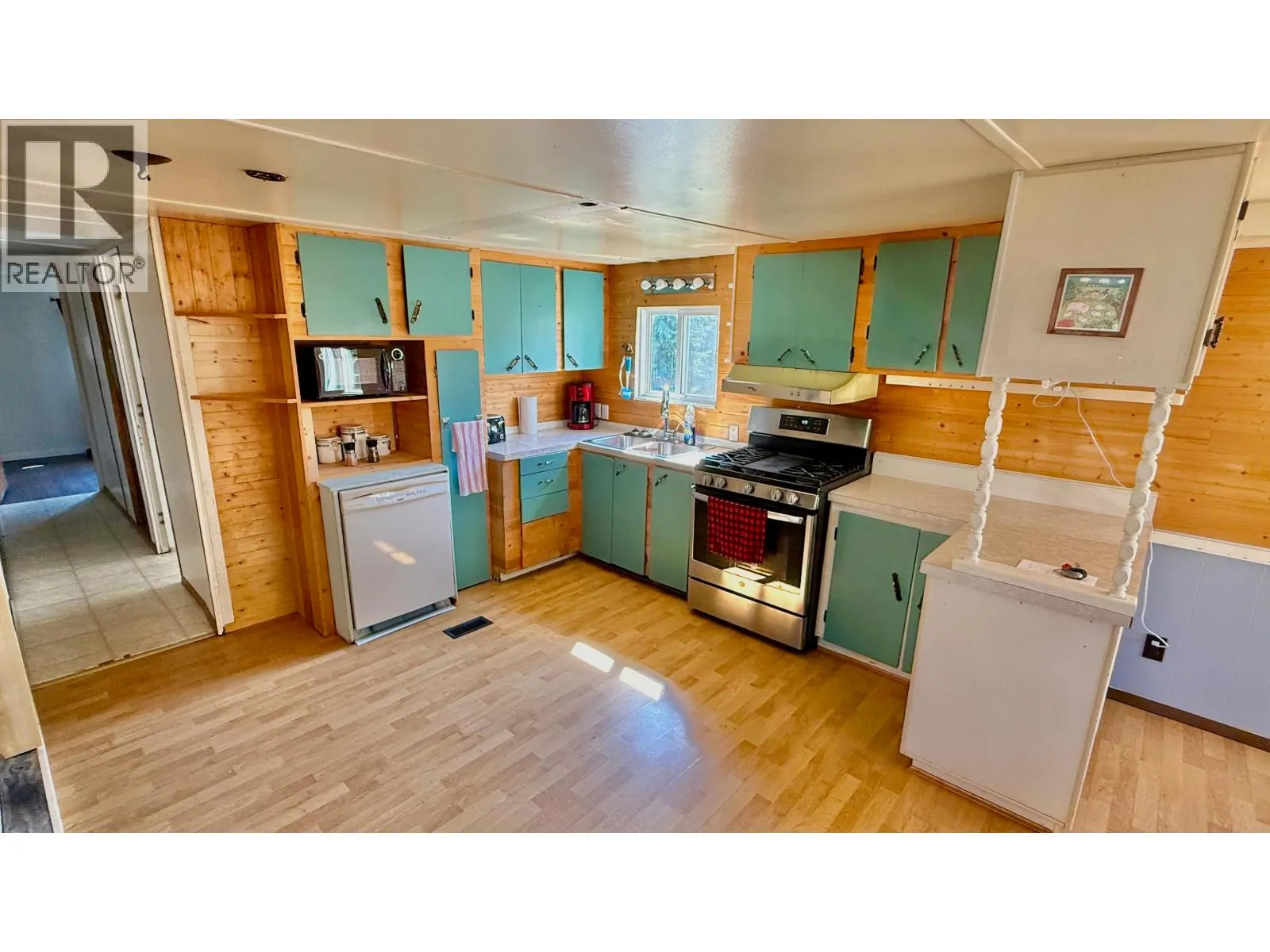 5869 HORSE LAKE ROAD