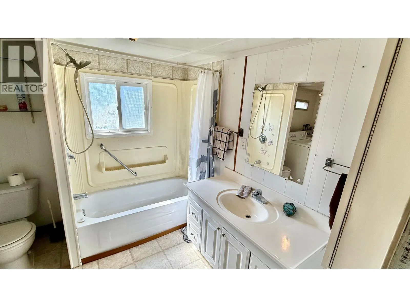 5869 HORSE LAKE ROAD