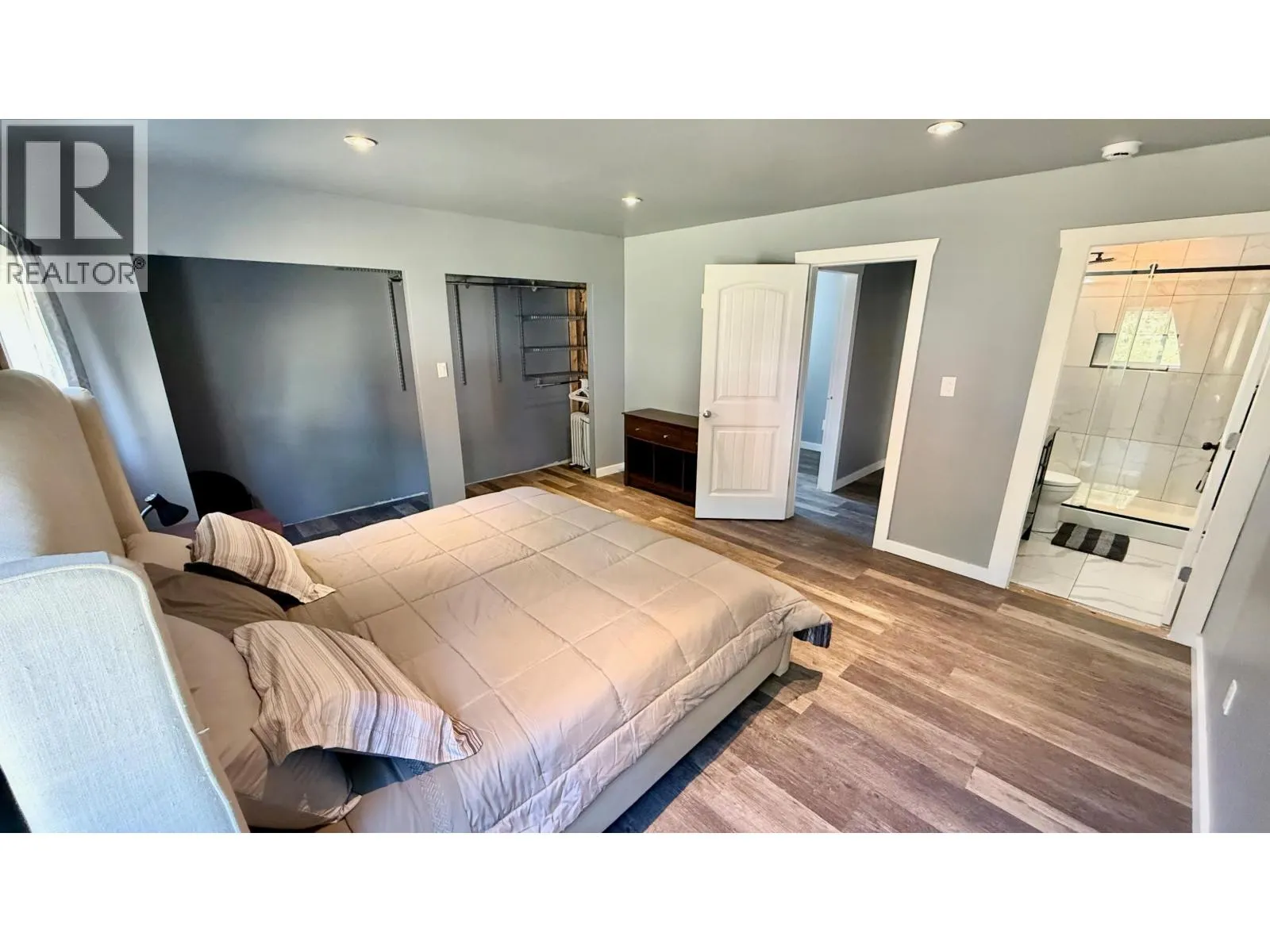 5869 HORSE LAKE ROAD