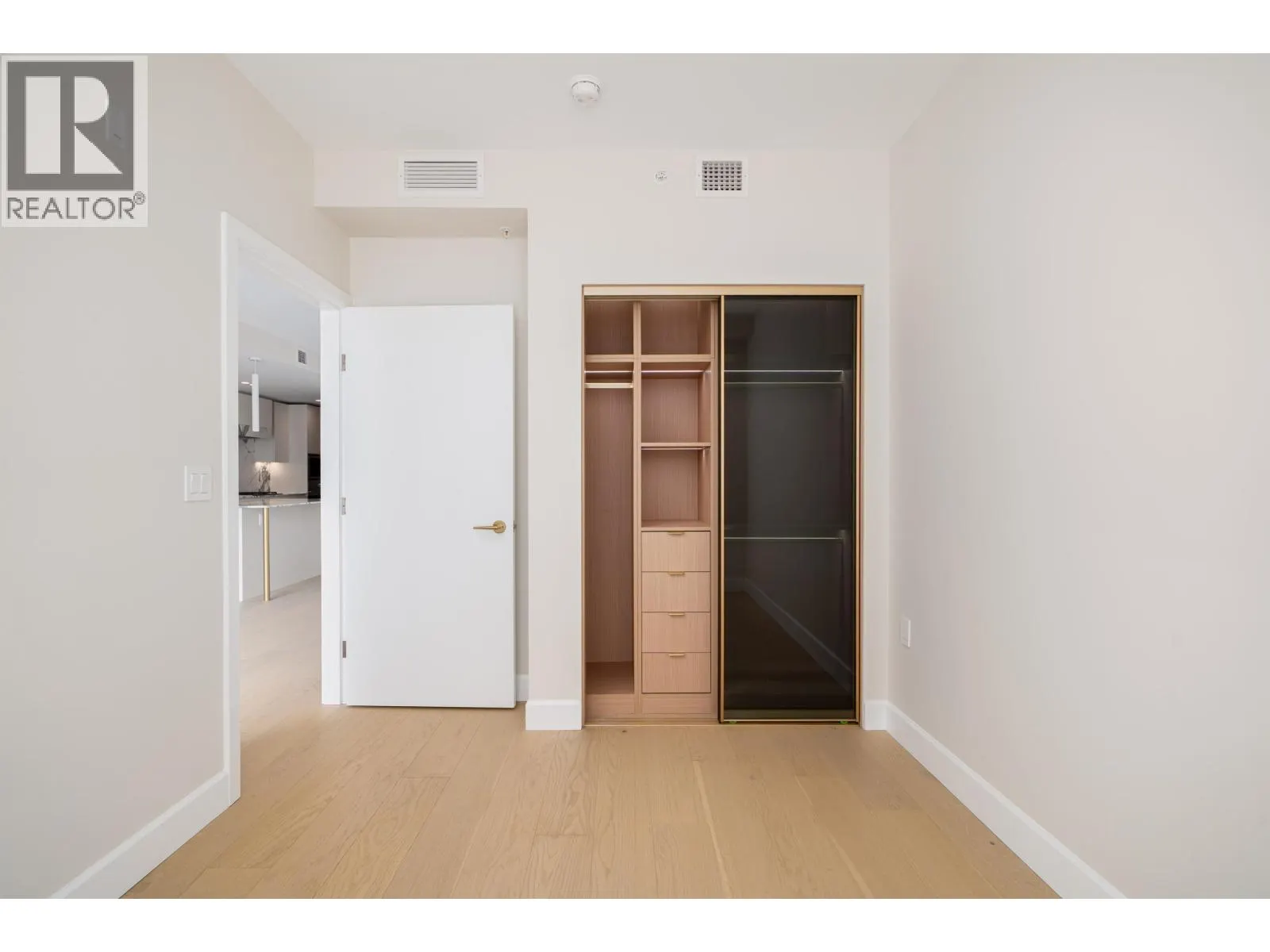 303 3668 W 10TH AVENUE