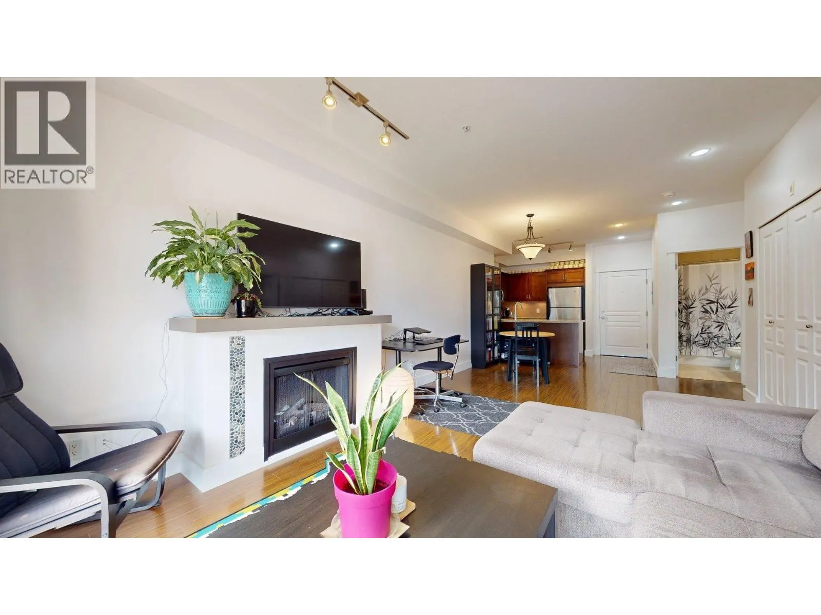309 1336 MAIN STREET