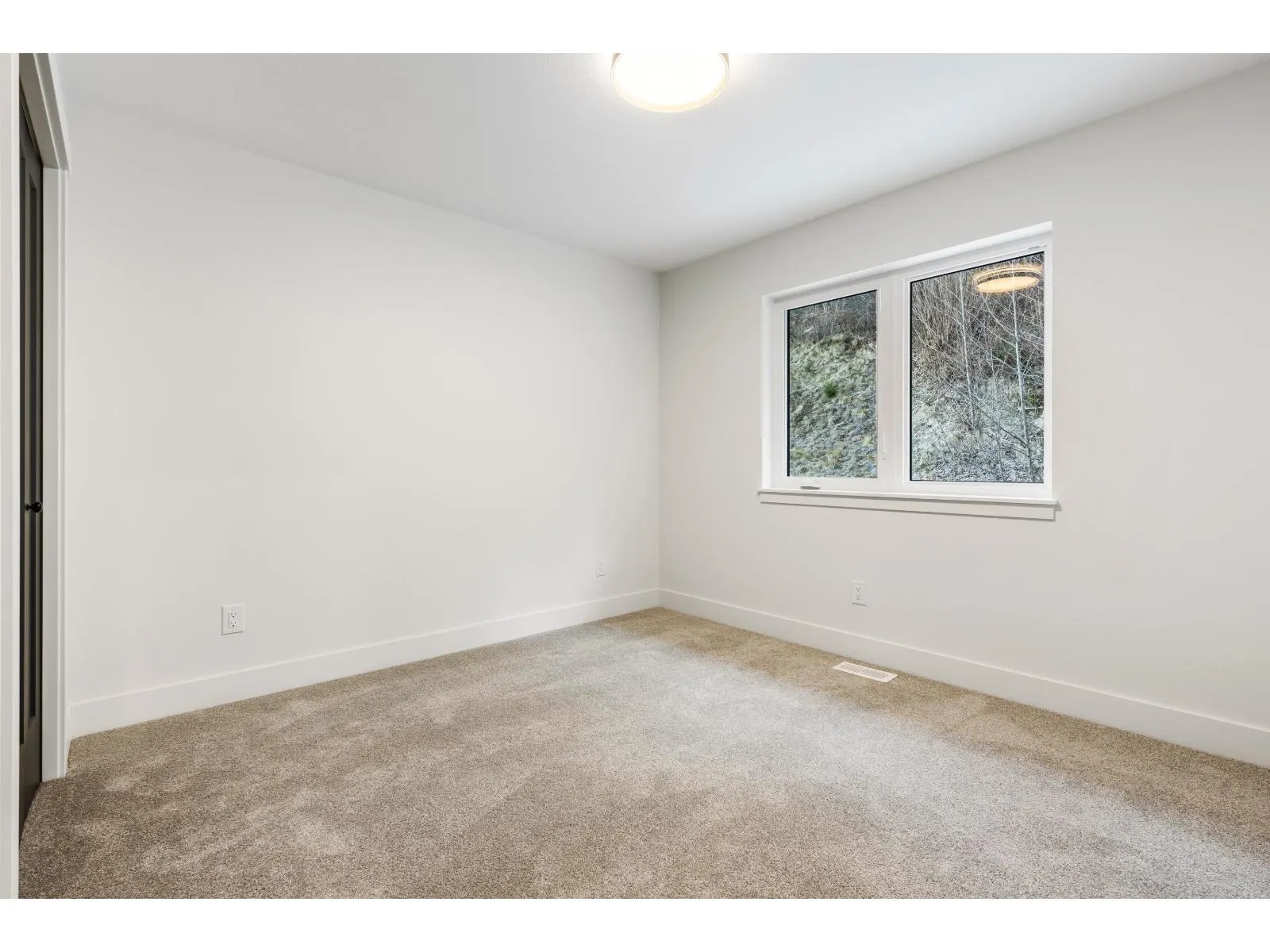 5504 MACLACHLAN PLACE|Promontory