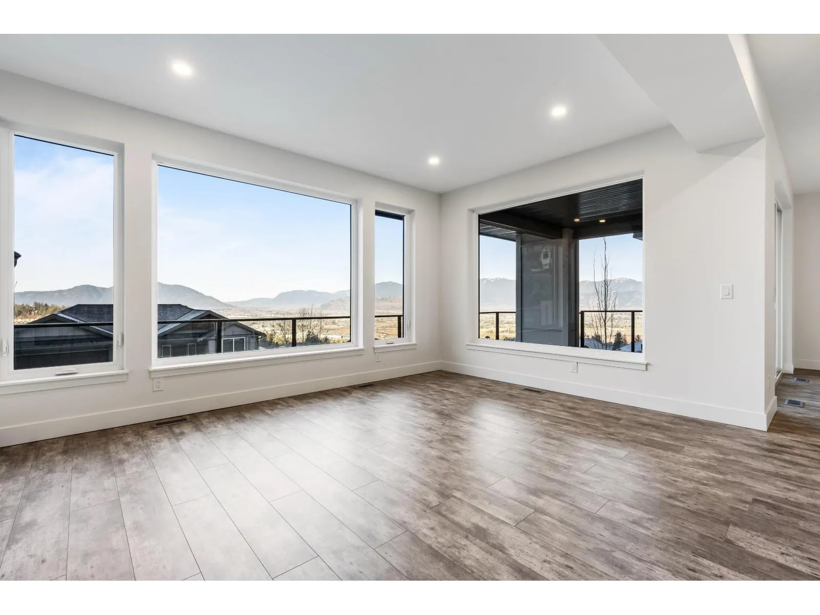 5504 MACLACHLAN PLACE|Promontory