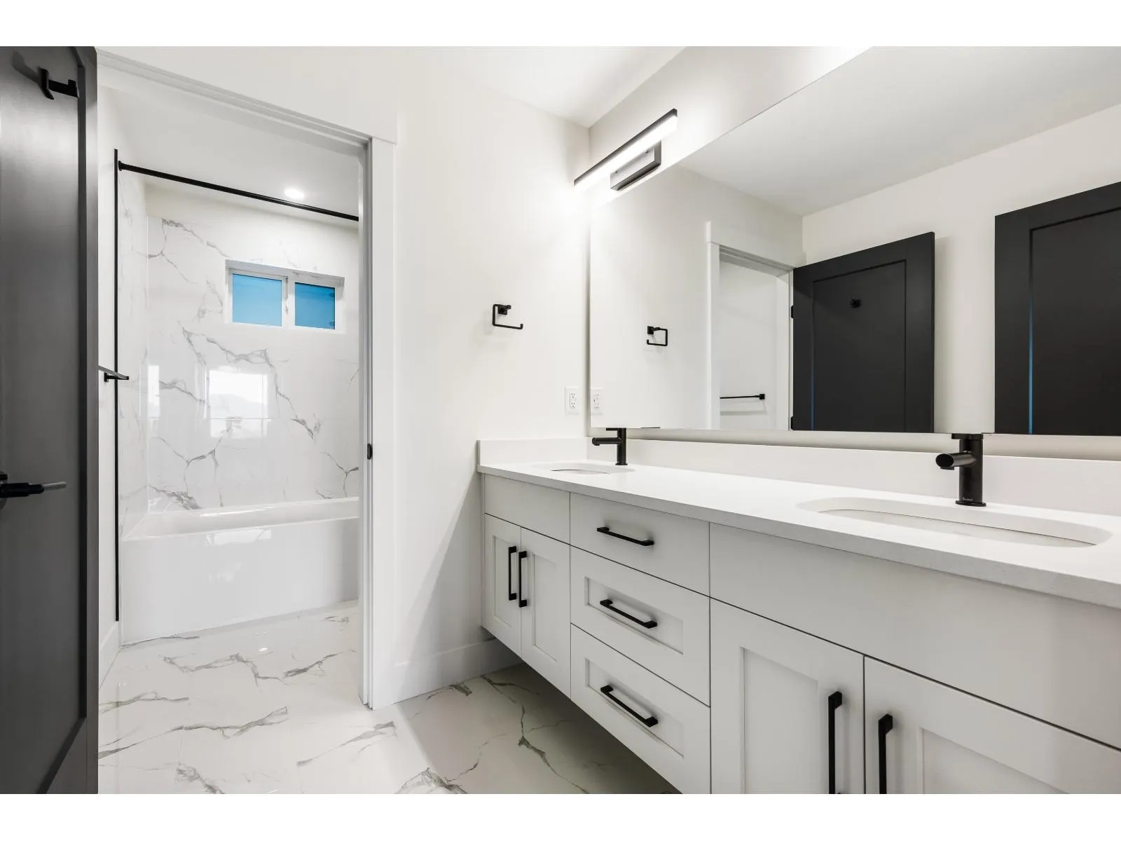 5504 MACLACHLAN PLACE|Promontory