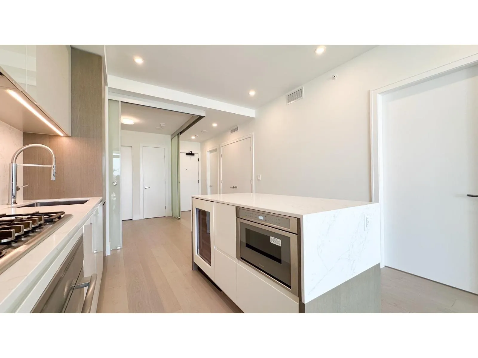 408 1342 JOHNSTON ROAD