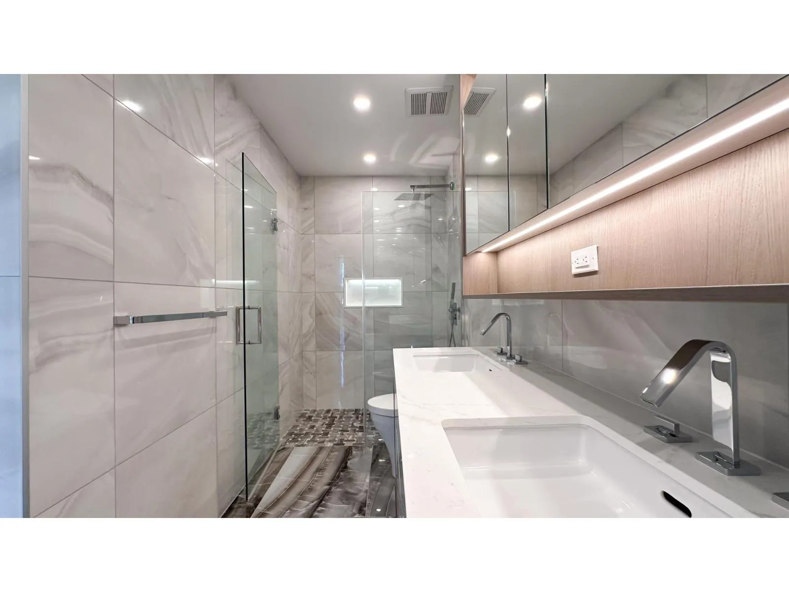 408 1342 JOHNSTON ROAD