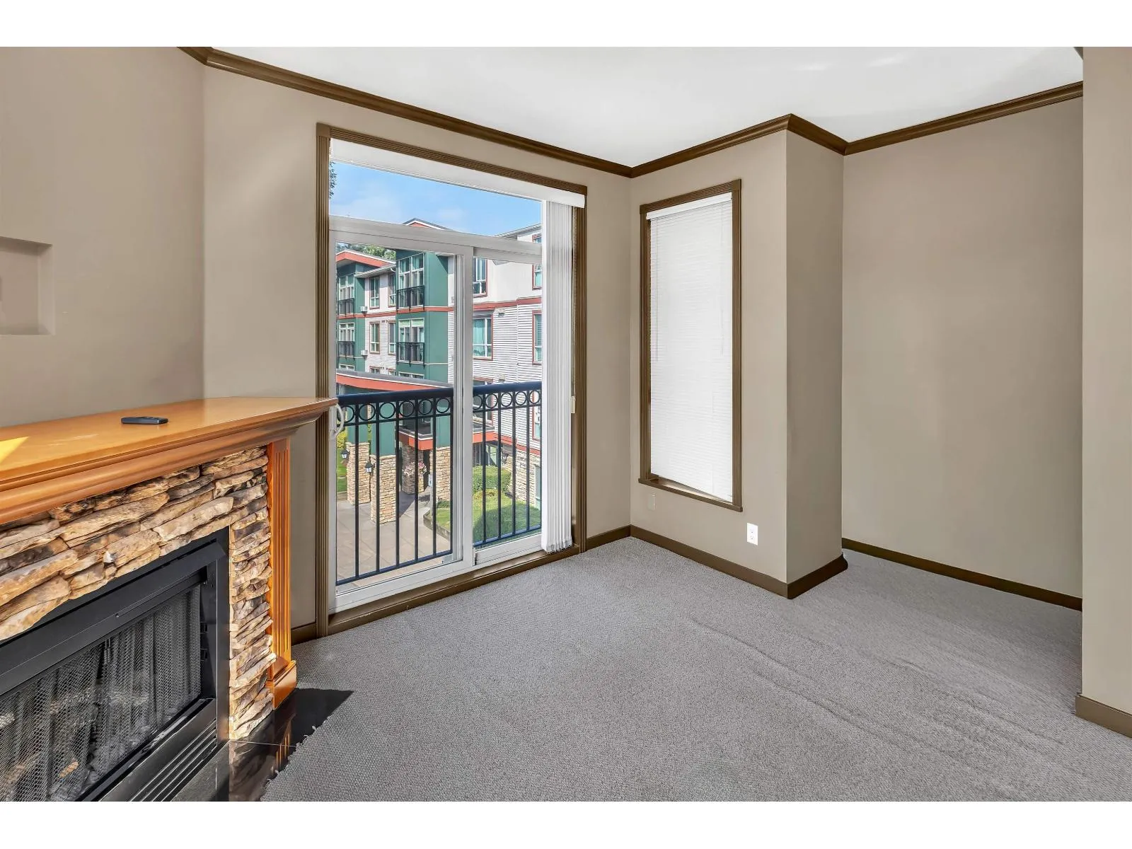 312 33485 SOUTH FRASER WAY