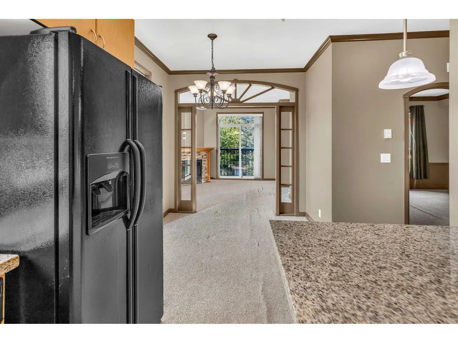 312 33485 SOUTH FRASER WAY