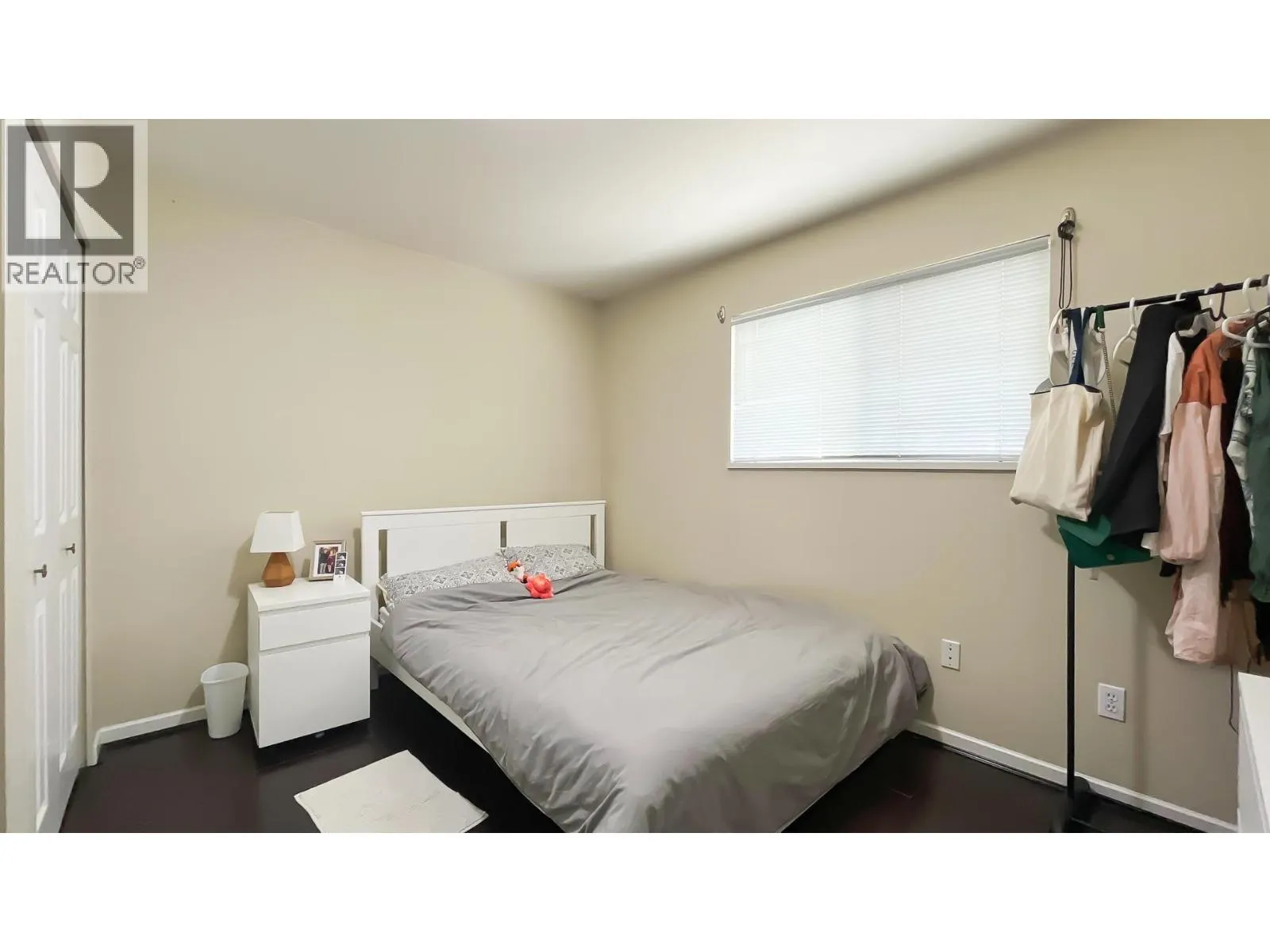 5240 OLIVER DRIVE