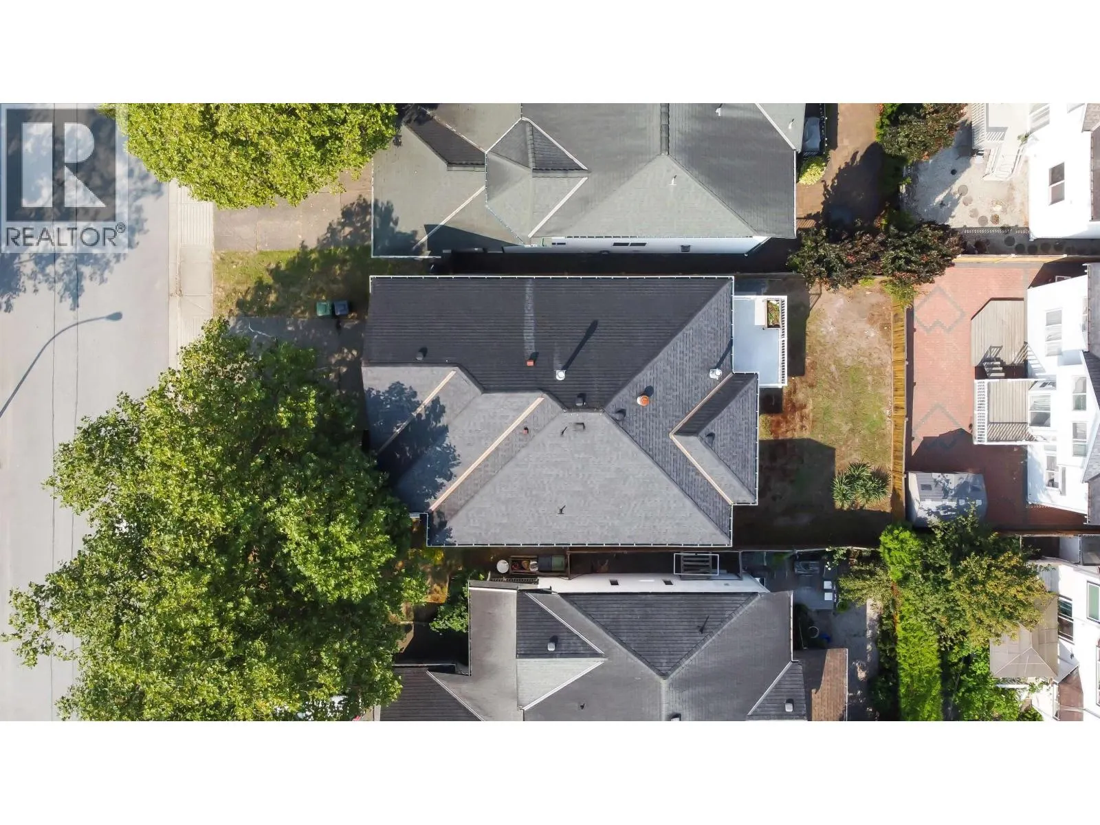 5240 OLIVER DRIVE