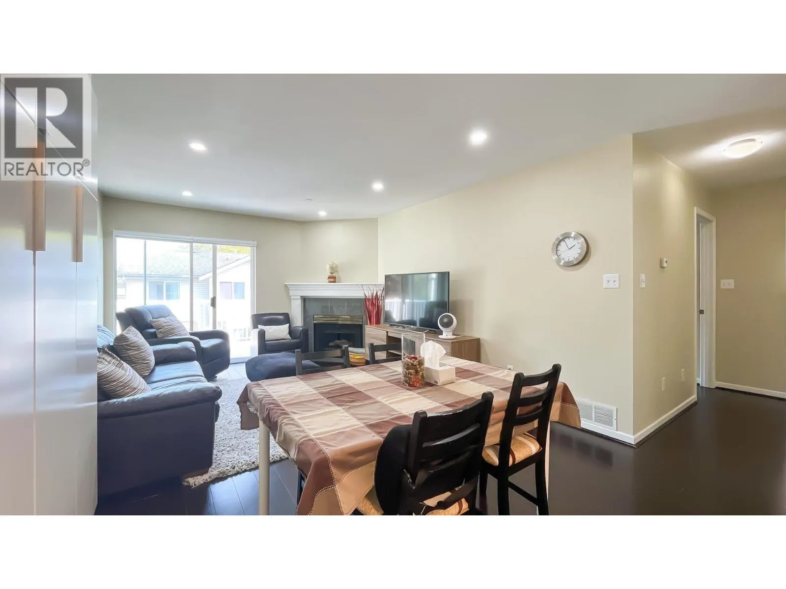 5240 OLIVER DRIVE