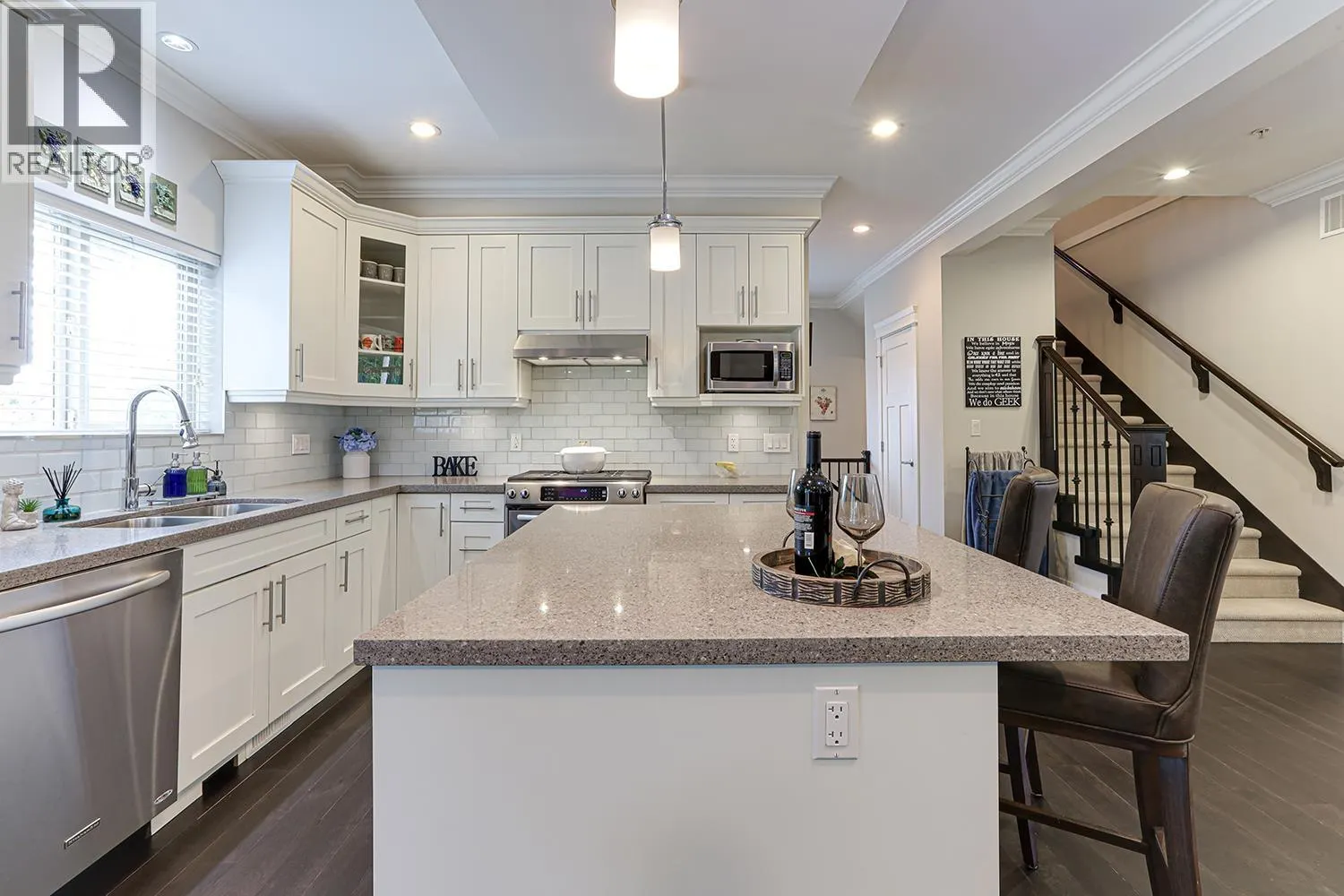 3968 ROBIN PLACE