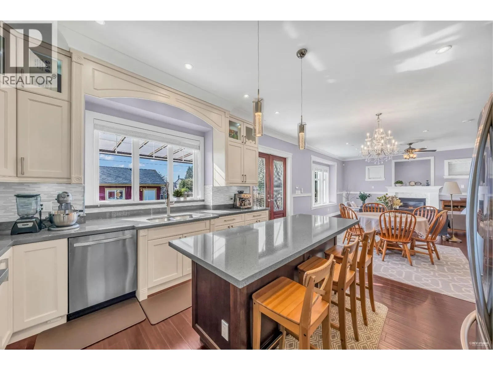 337 E 17TH STREET